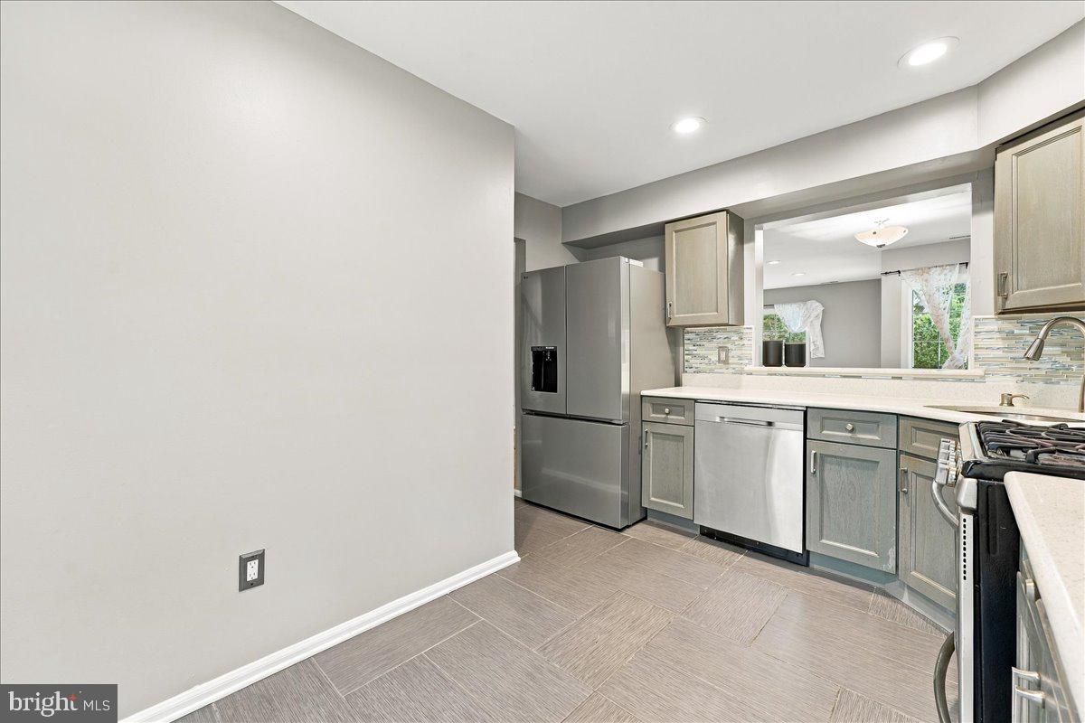 64 WINCHESTER DRIVE