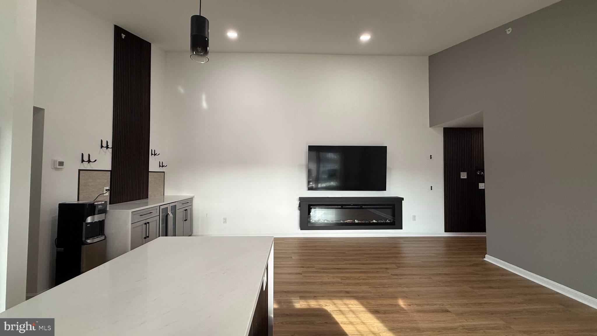 3502 THOMAS POINTE COURT 3C