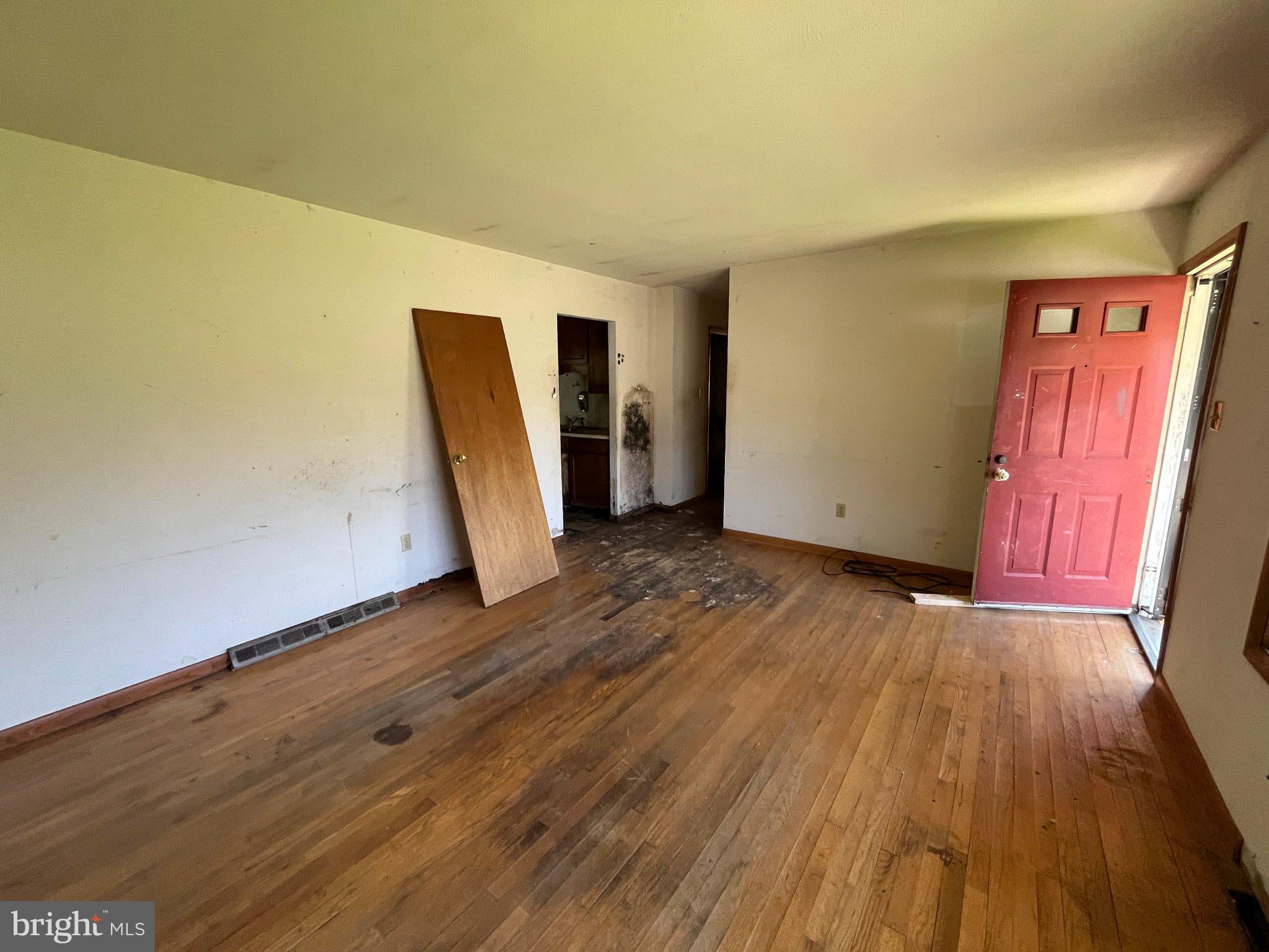17518 GREEN MEADOW LANE