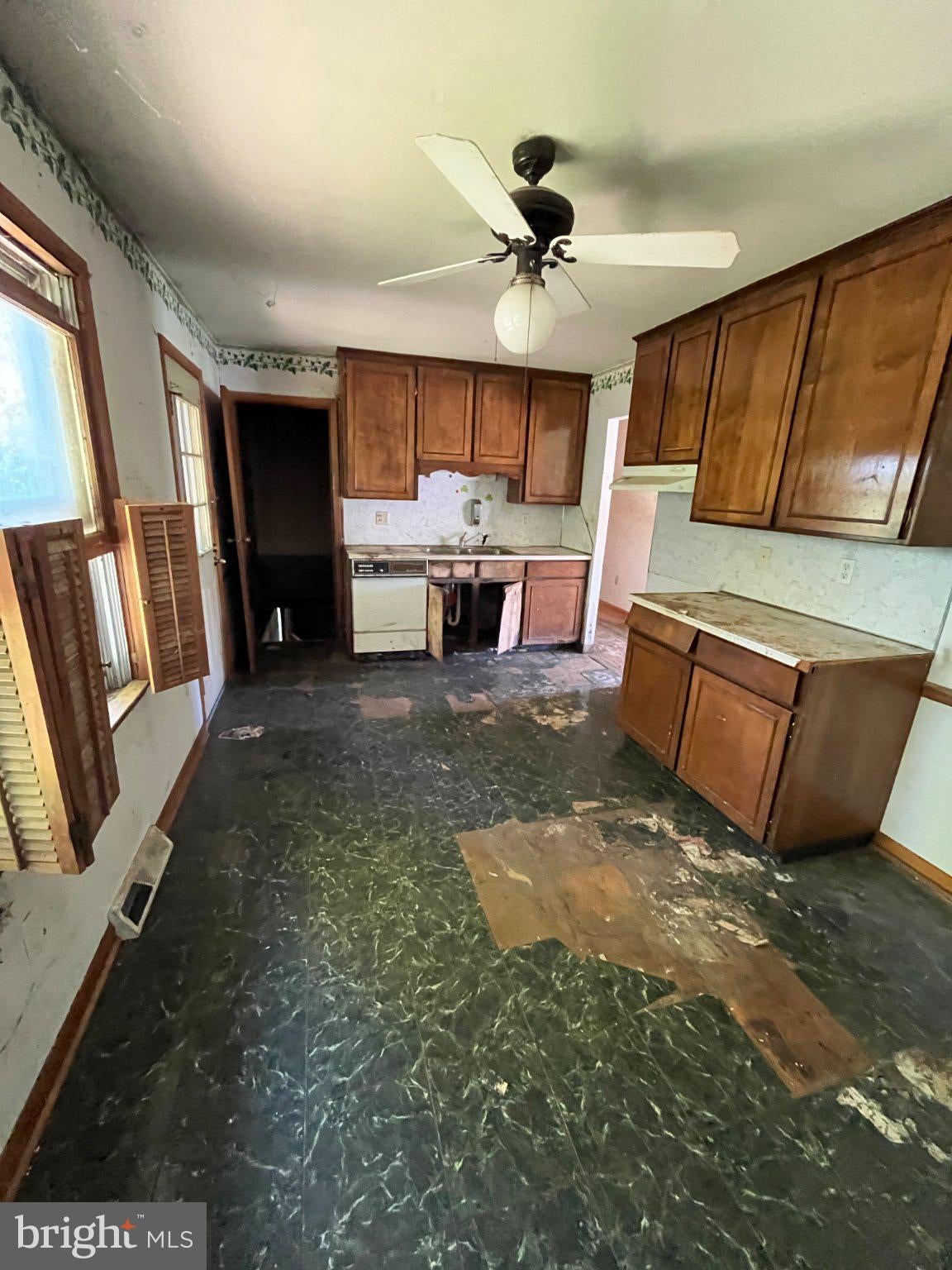 17518 GREEN MEADOW LANE