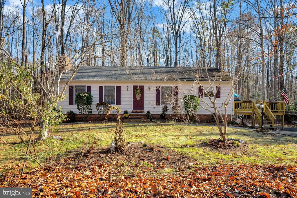 Photo of 18 Winslow Road, FREDERICKSBURG, VA 22406 (MLS # VAST2047104)