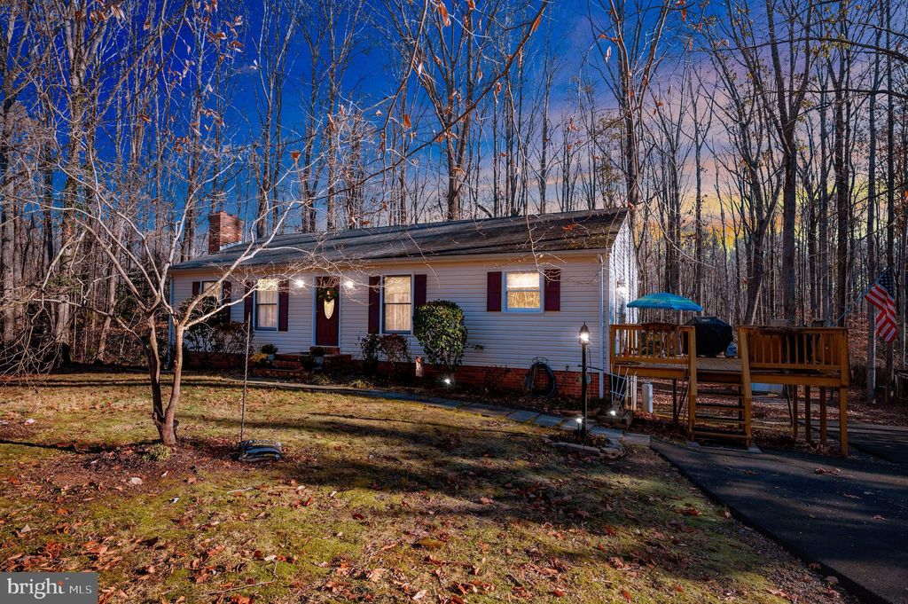 Photo of 18 Winslow Road, FREDERICKSBURG, VA 22406 (MLS # VAST2047104)