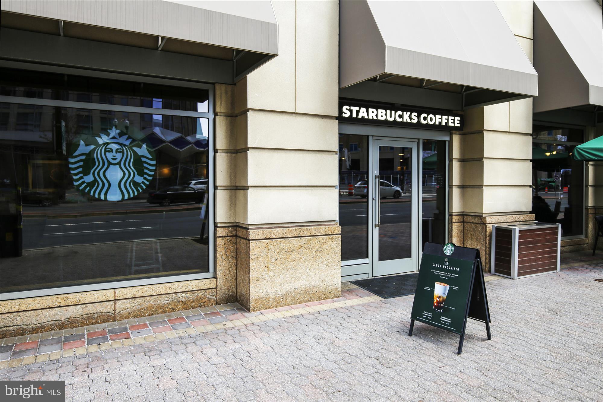 WILLIAMSBURG VILLAGE - Residential