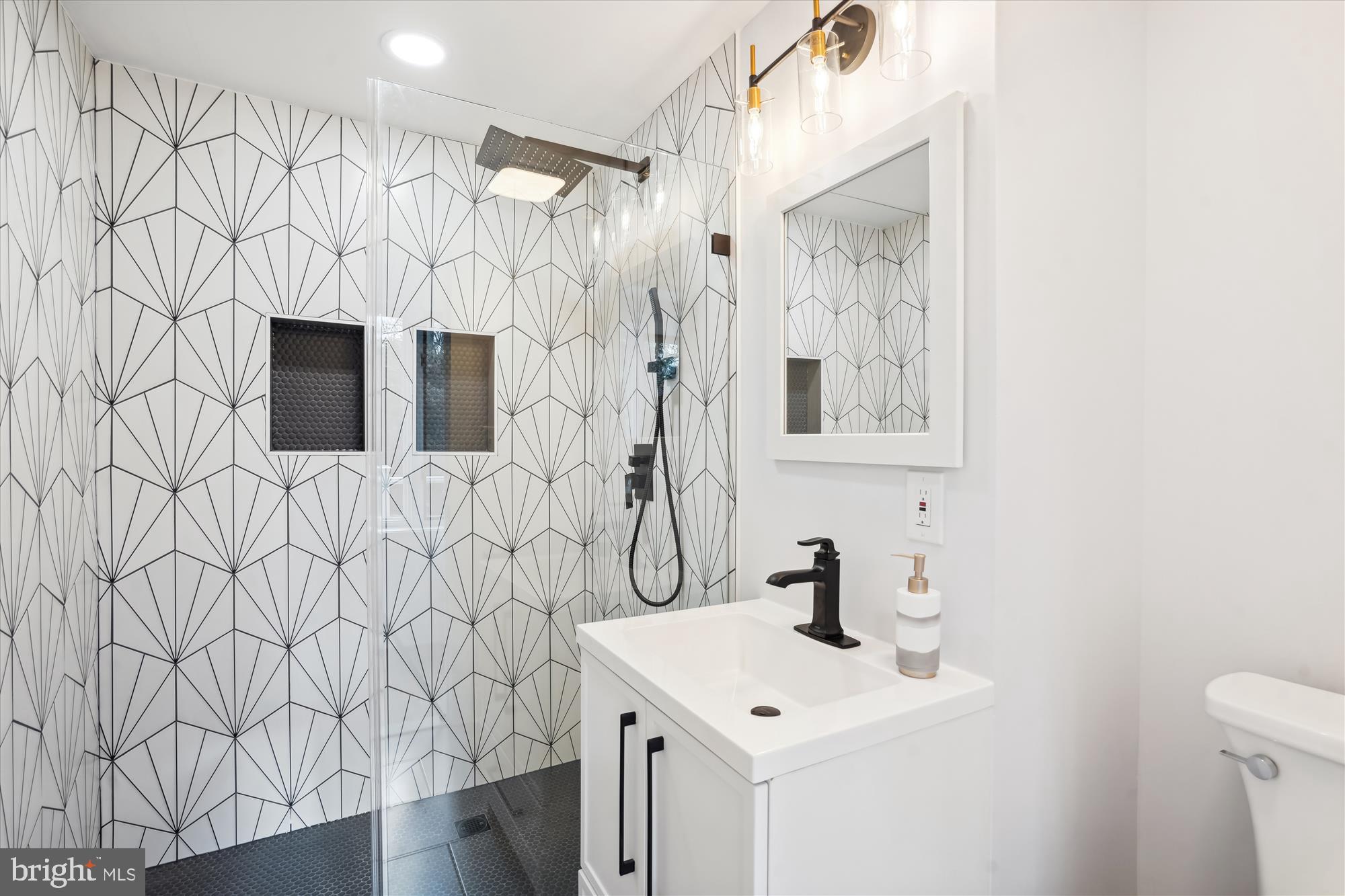 WILLIAMSBURG VILLAGE - Residential