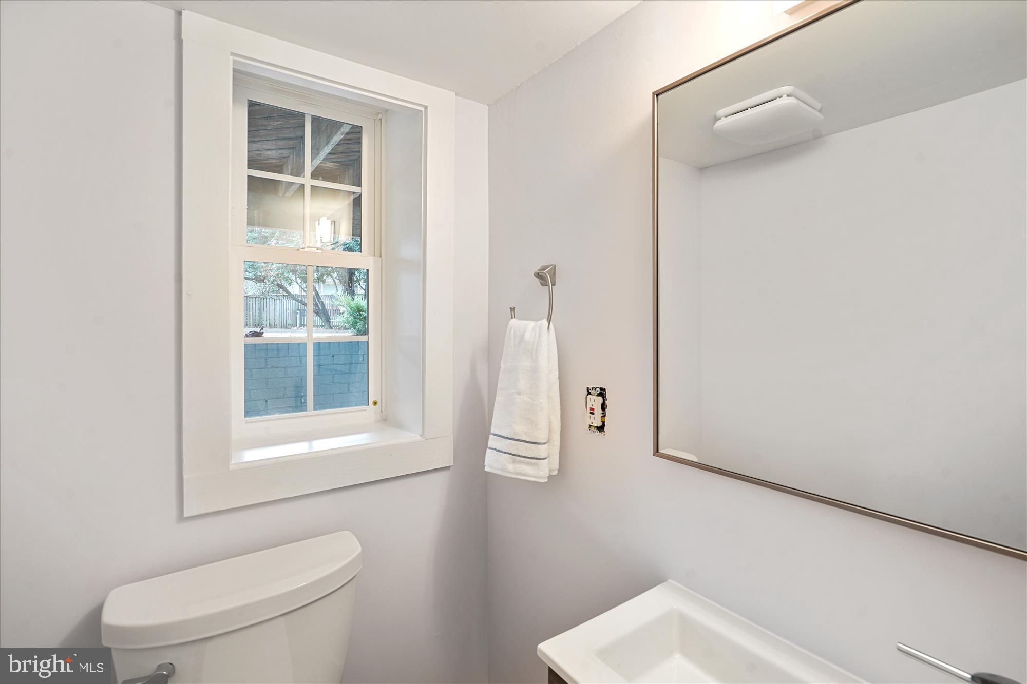 WILLIAMSBURG VILLAGE - Residential