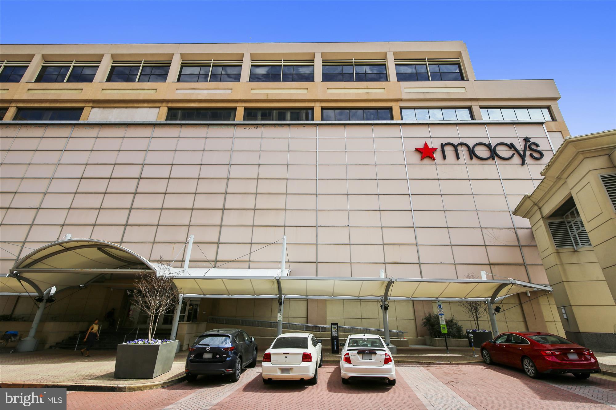 WILLIAMSBURG VILLAGE - Residential