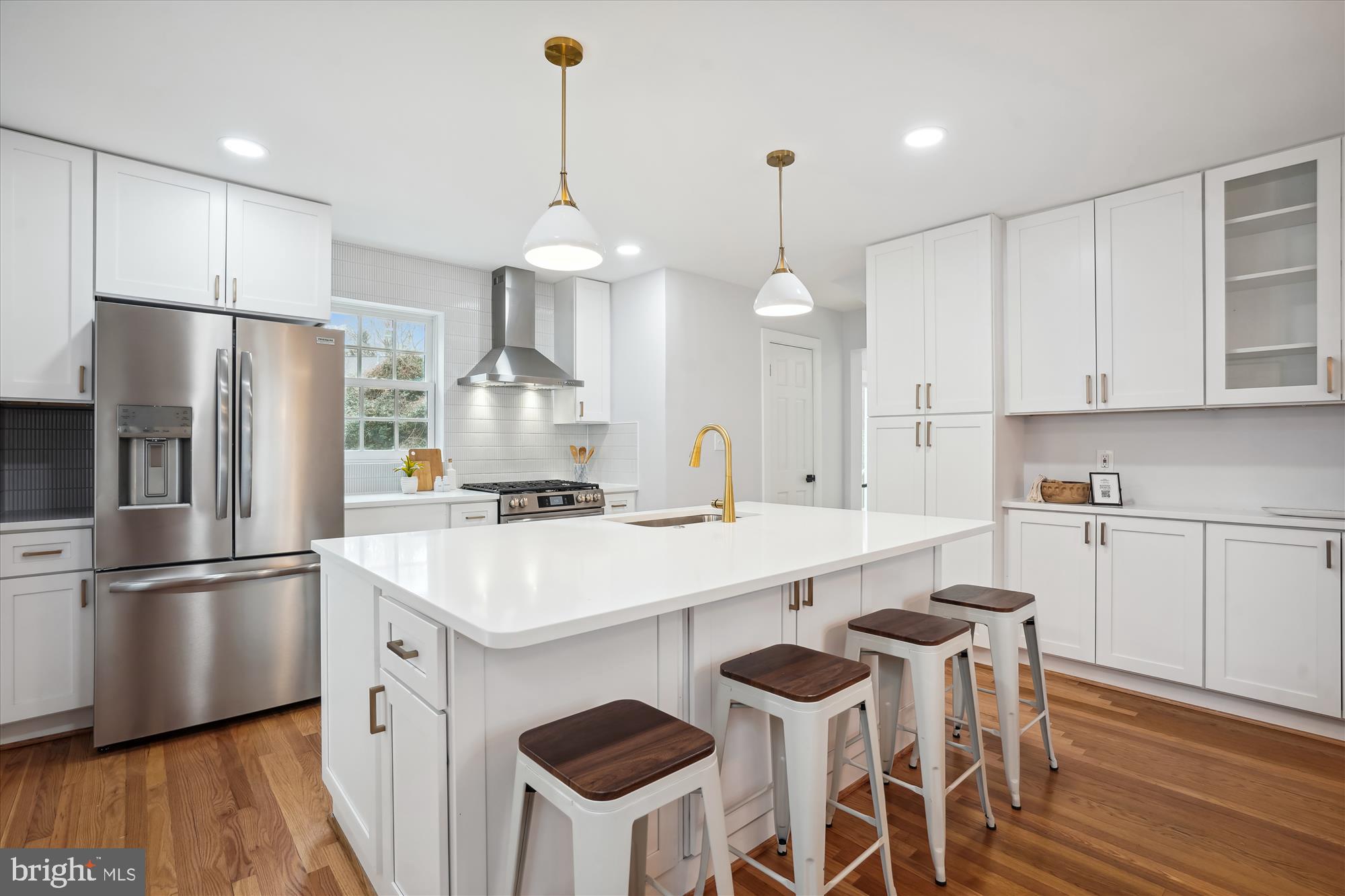 WILLIAMSBURG VILLAGE - Residential