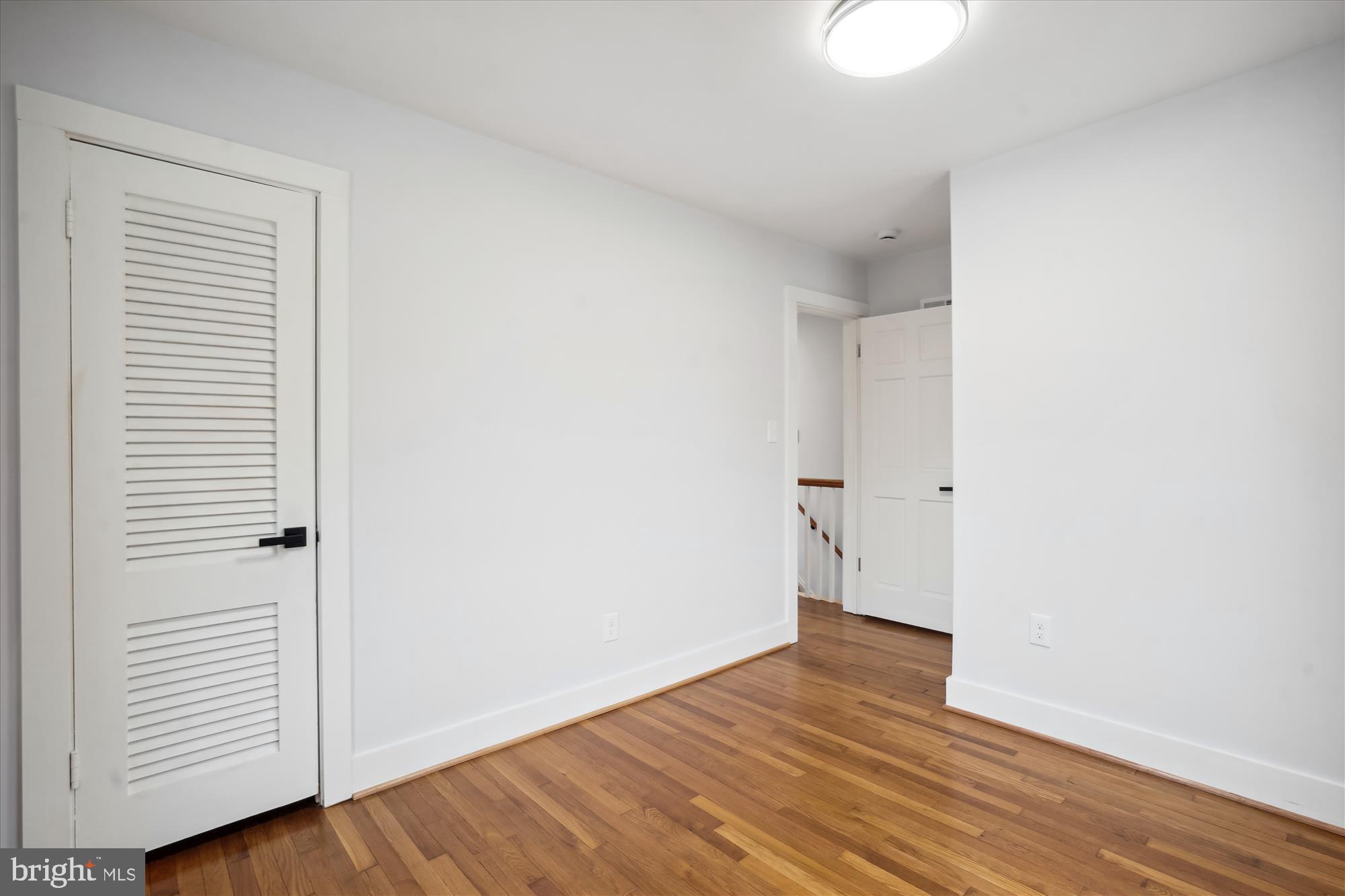 WILLIAMSBURG VILLAGE - Residential