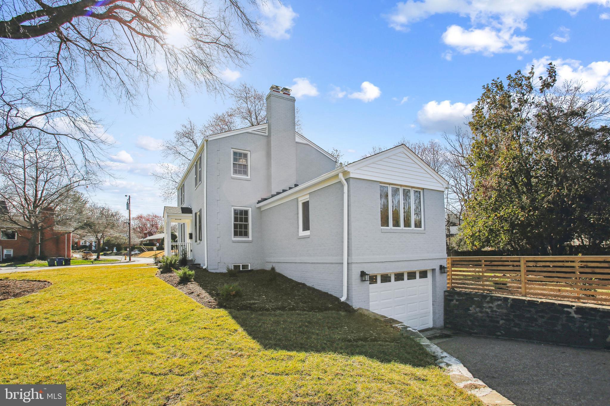 WILLIAMSBURG VILLAGE - Residential