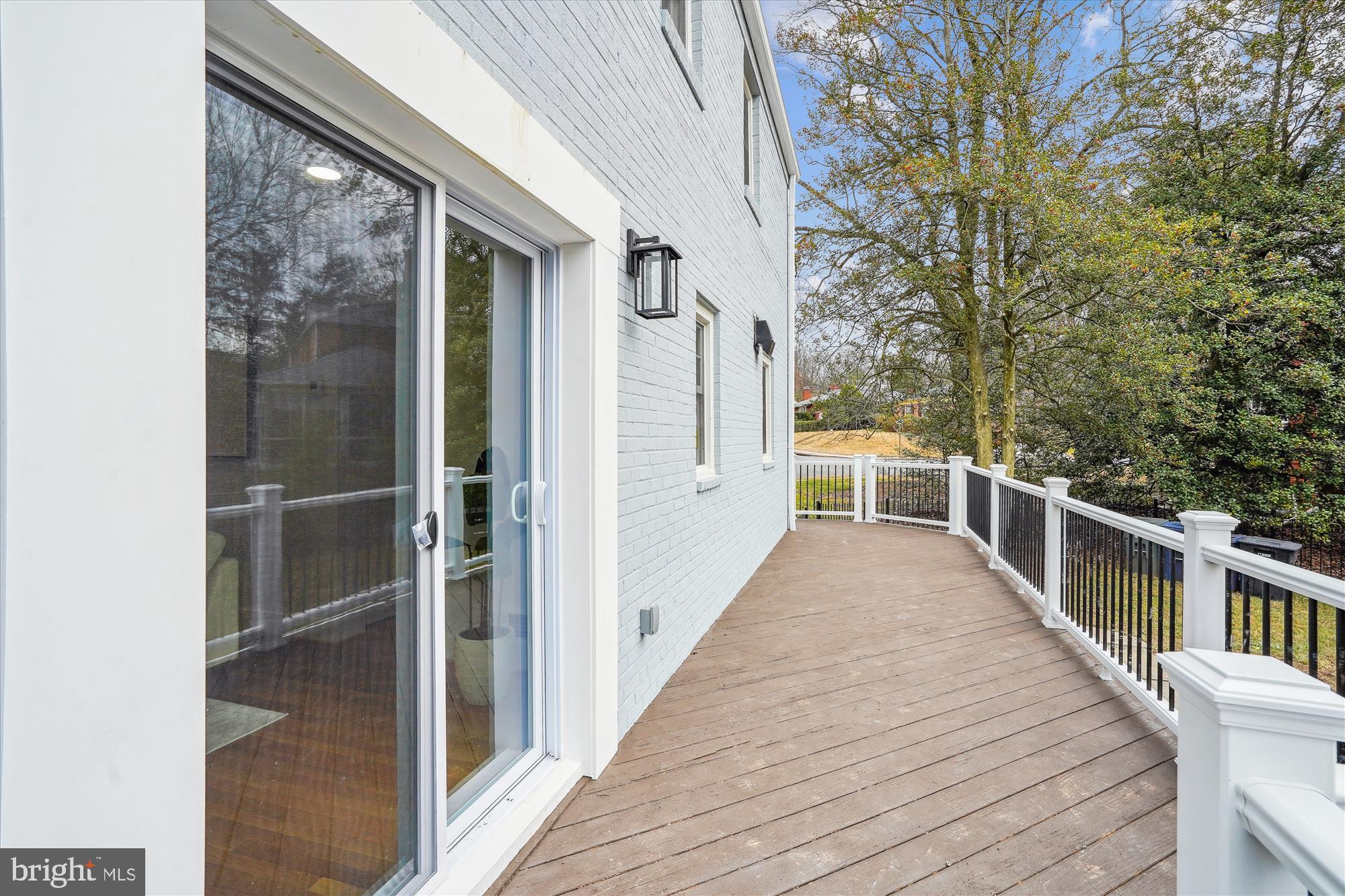 WILLIAMSBURG VILLAGE - Residential