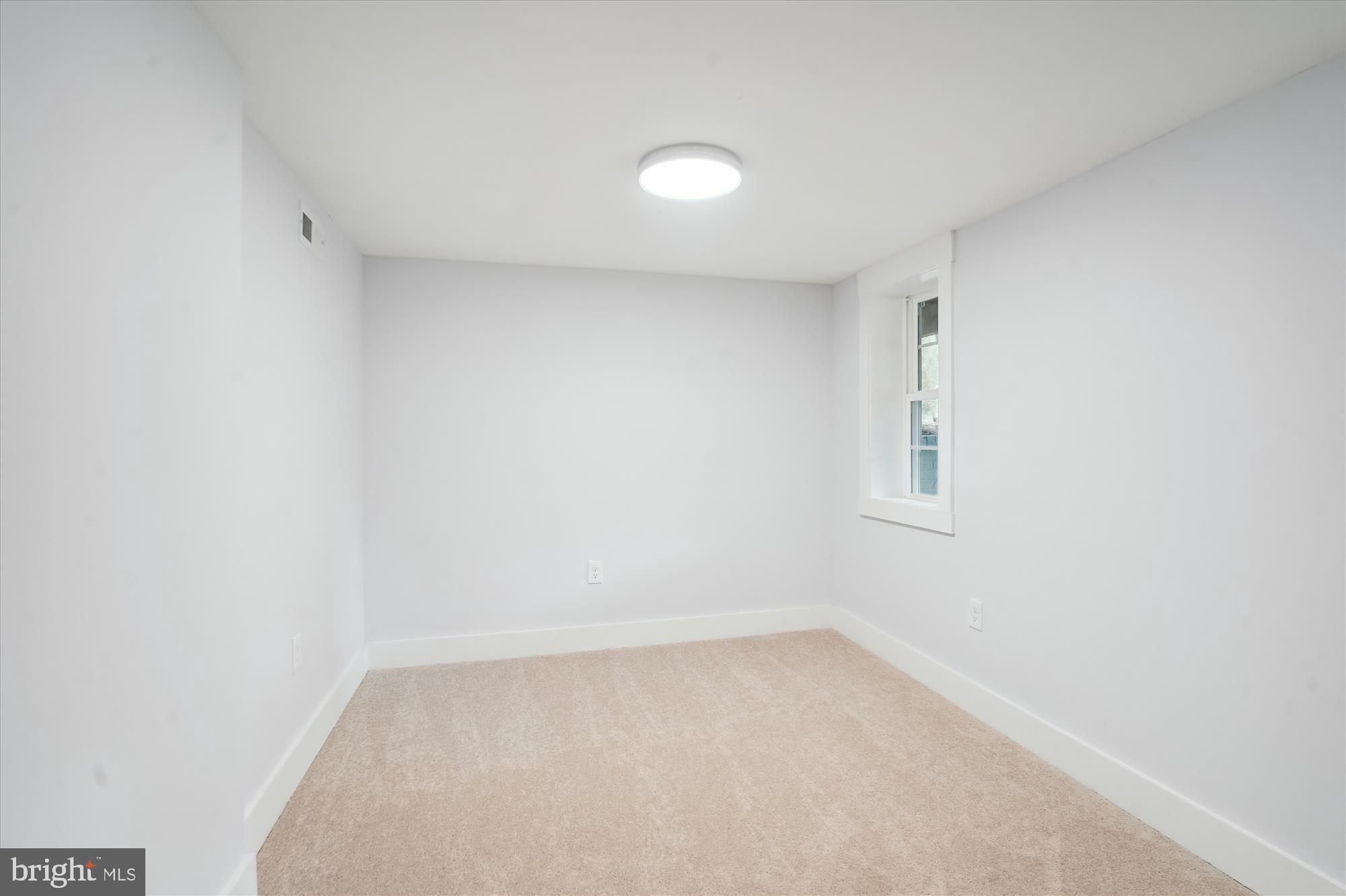 WILLIAMSBURG VILLAGE - Residential