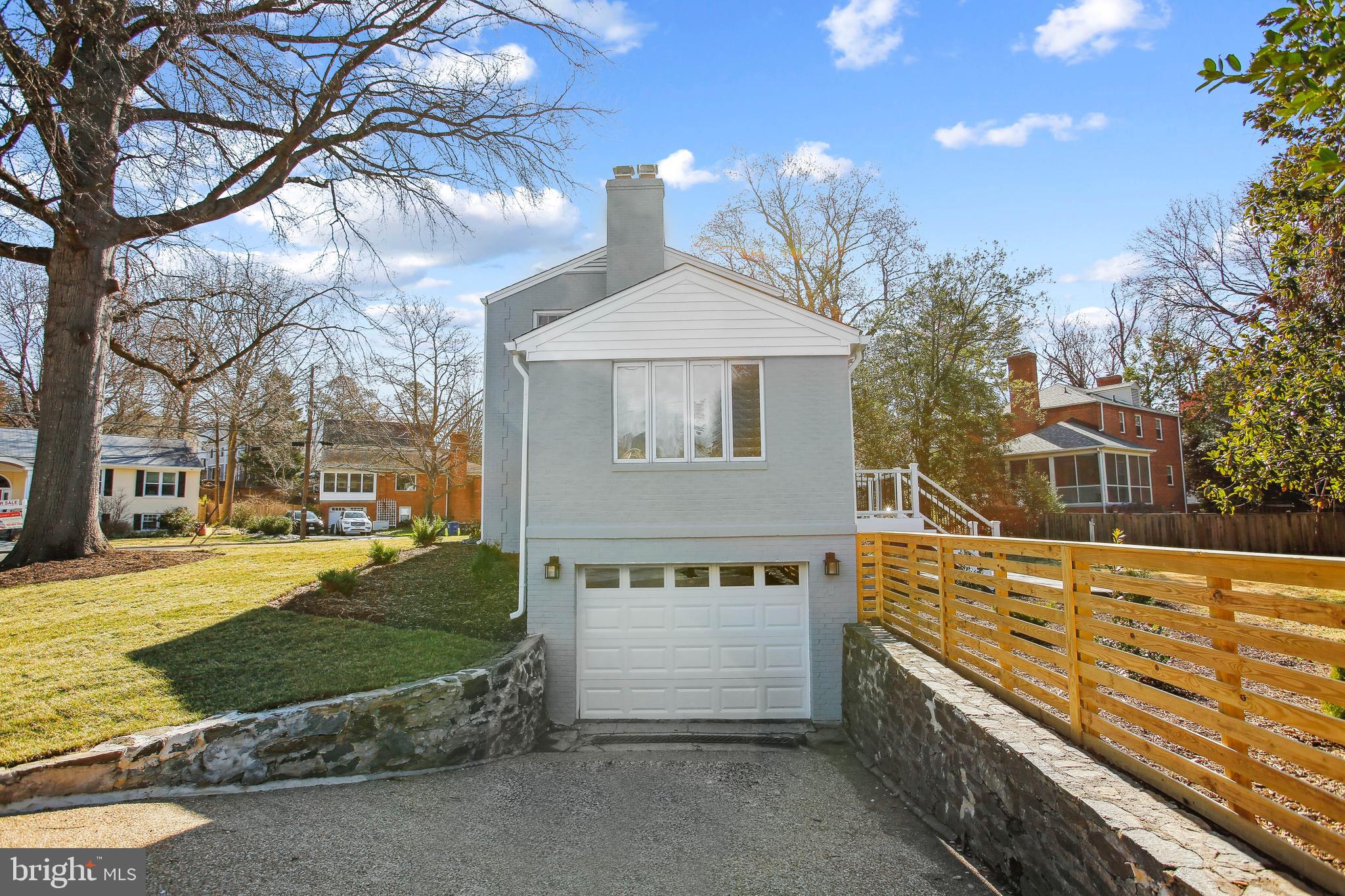 WILLIAMSBURG VILLAGE - Residential