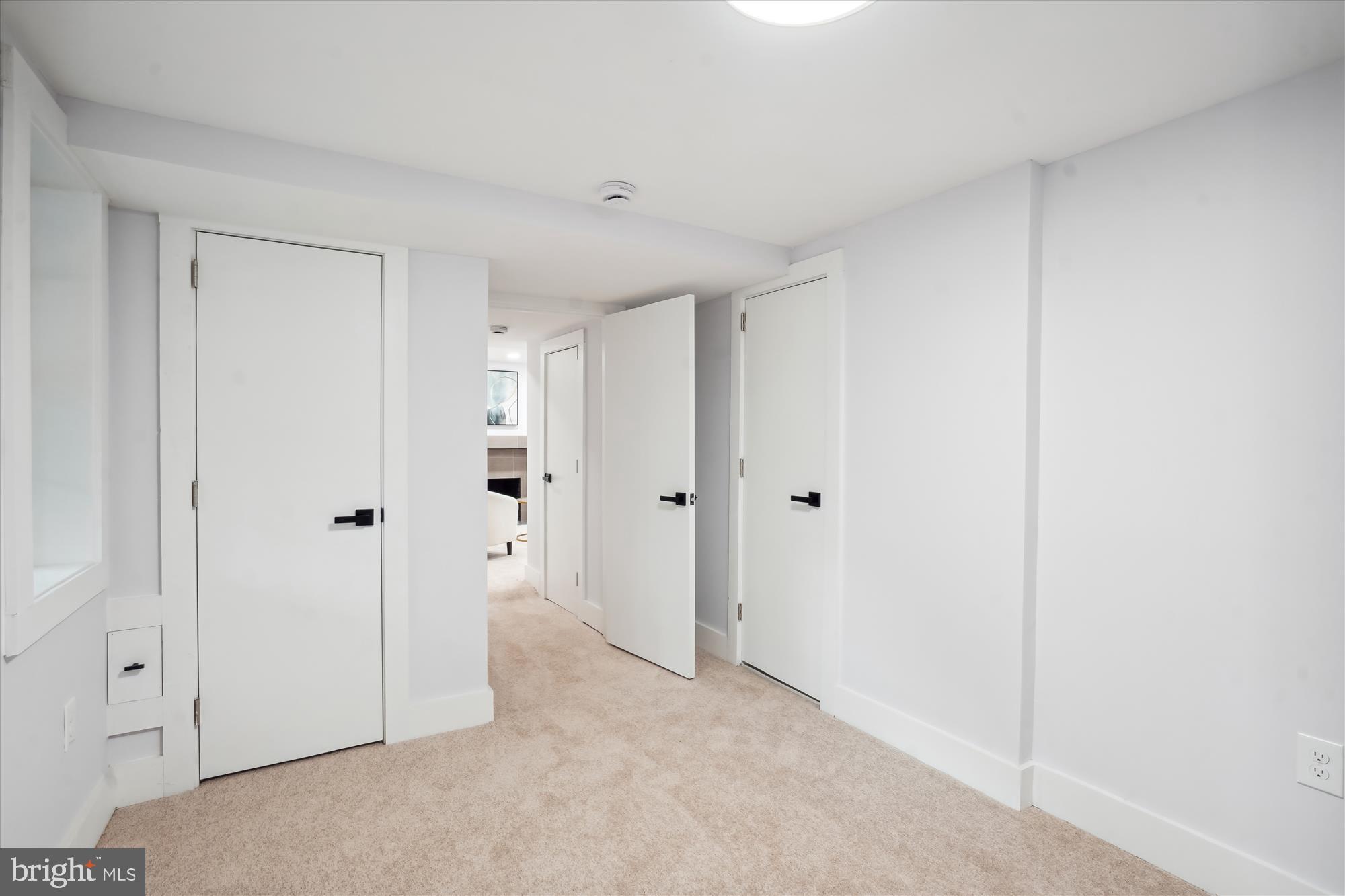 WILLIAMSBURG VILLAGE - Residential