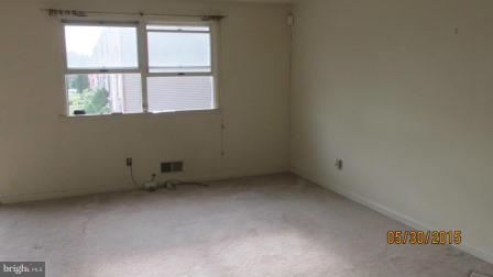 VILLAGE OF OLD HARFORD - Residential