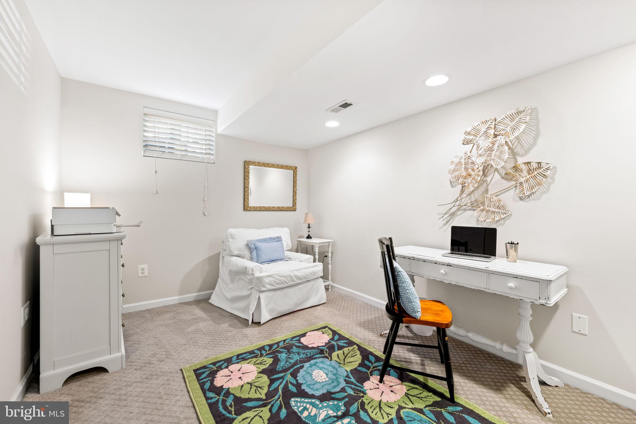 ALEXANDRIA - Residential