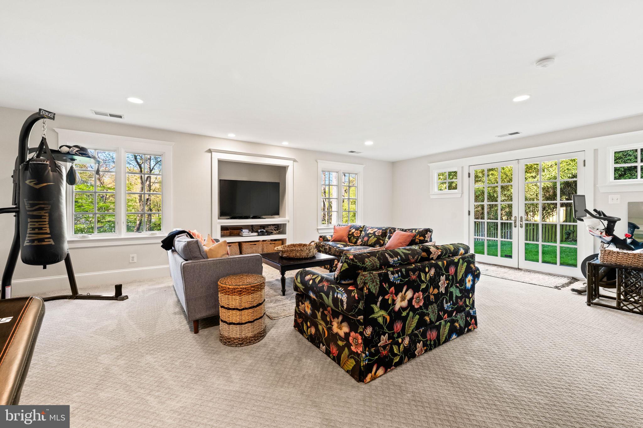 ALEXANDRIA - Residential