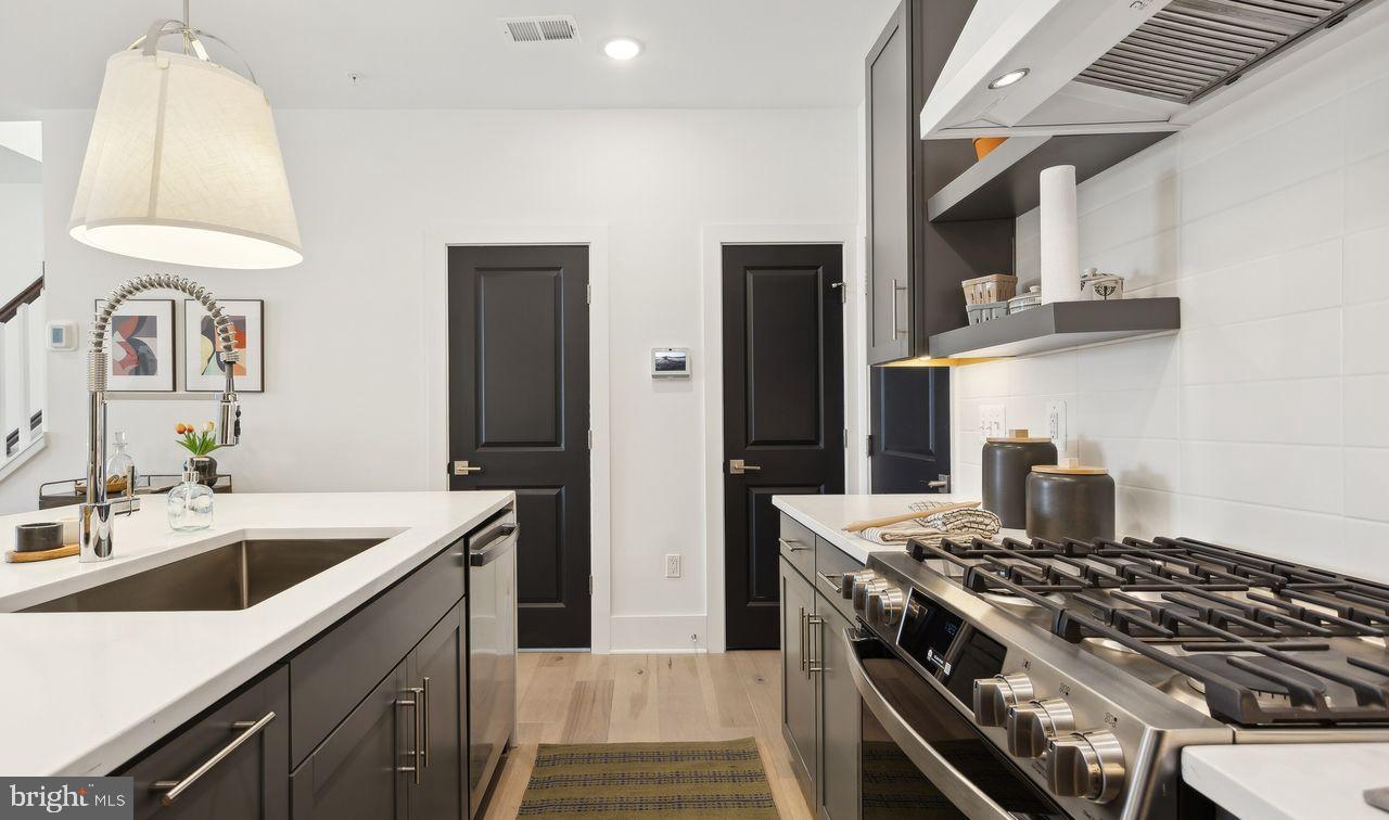 112A LOCKE STREET