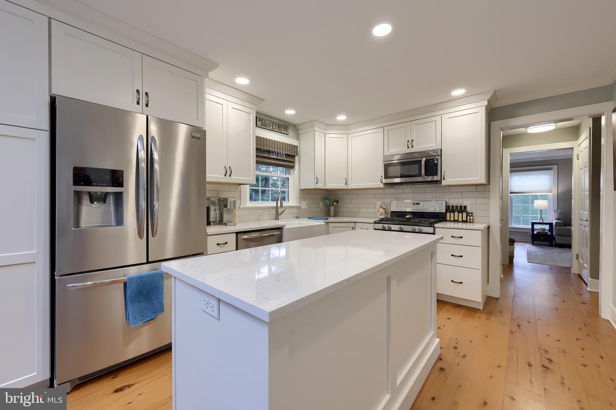 2737 LONG FARM LANE