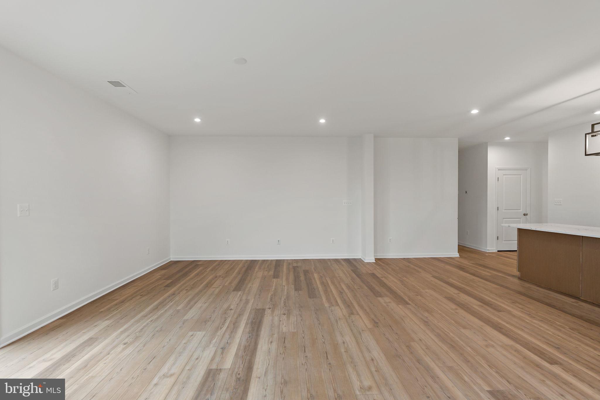 SOUTH BROOK - Residential