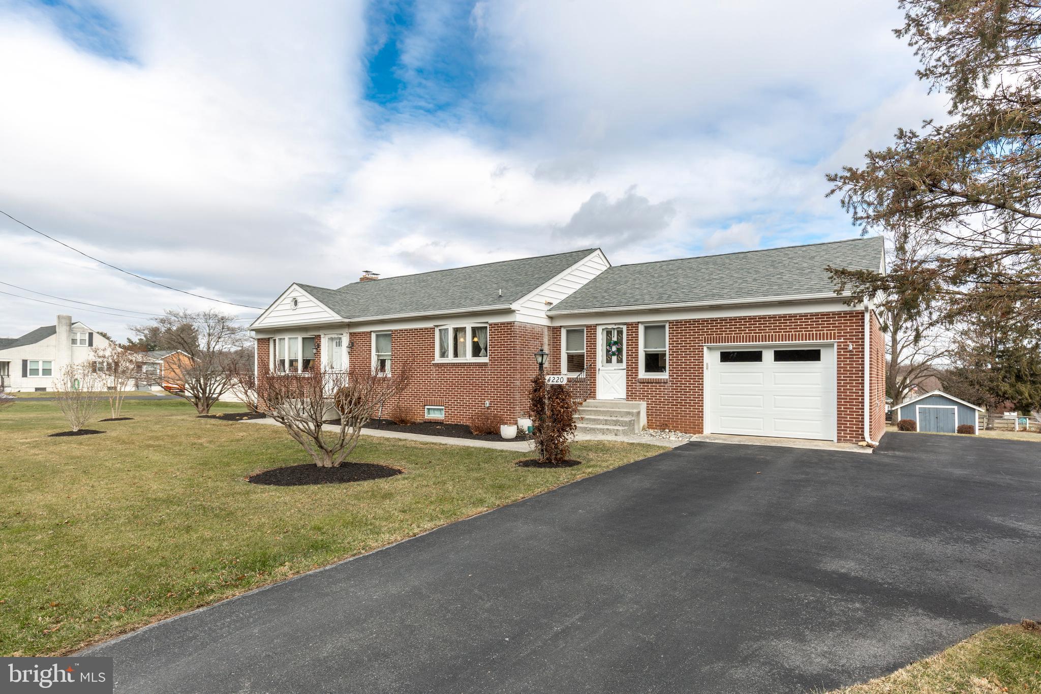 HAMPSTEAD - Residential