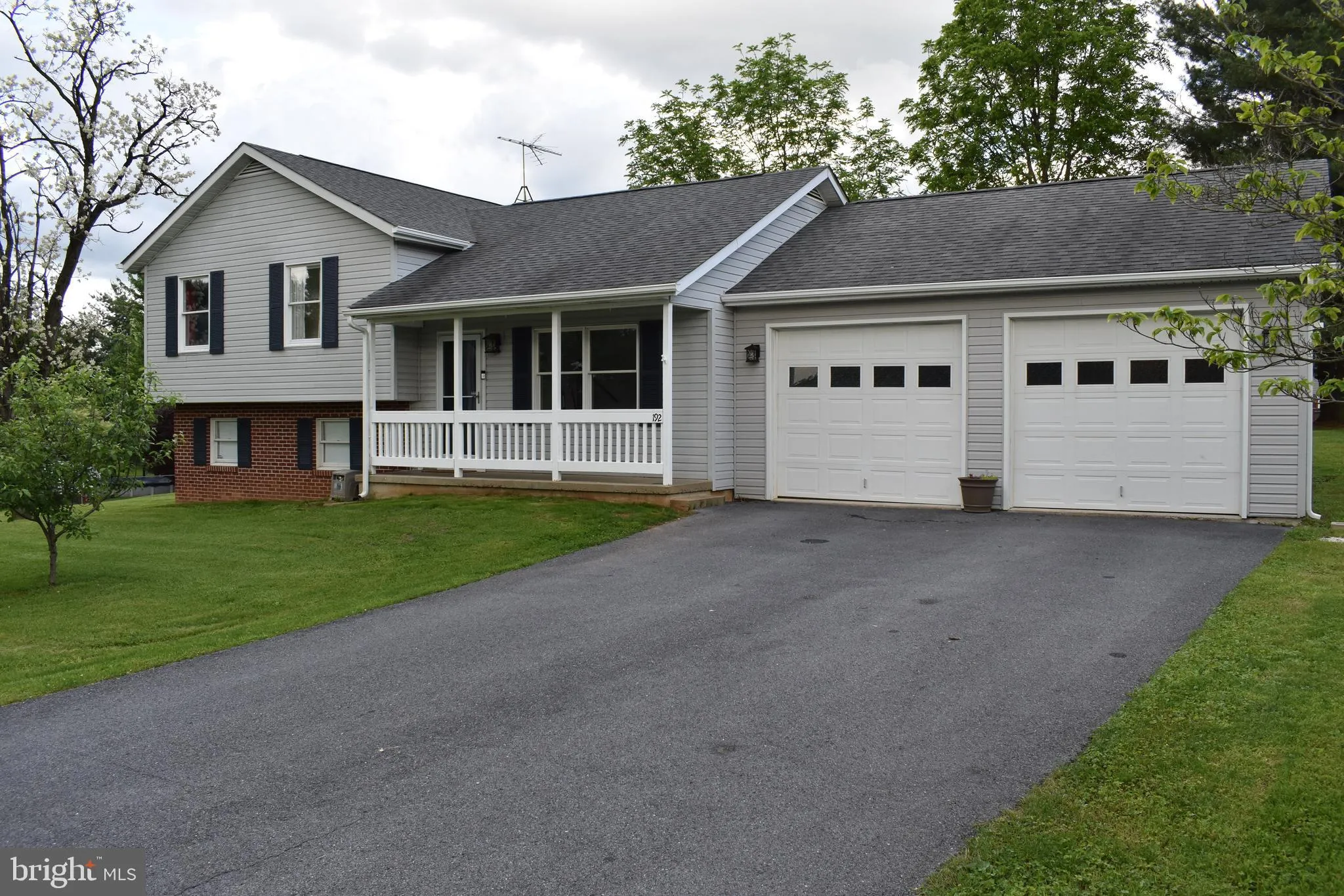 192 Palomino Place, Charles Town, WV 25414