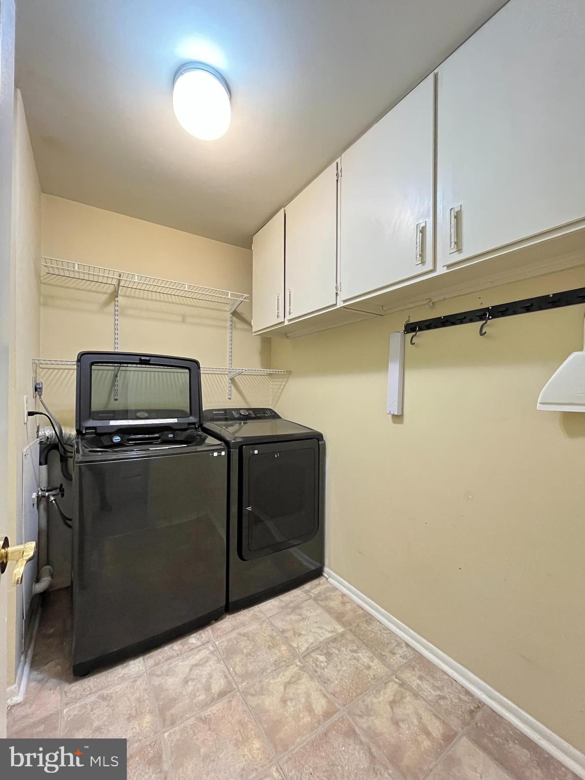 HICKORY HILLS - Residential