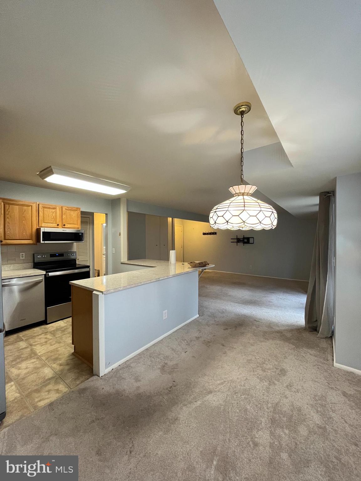 HICKORY HILLS - Residential