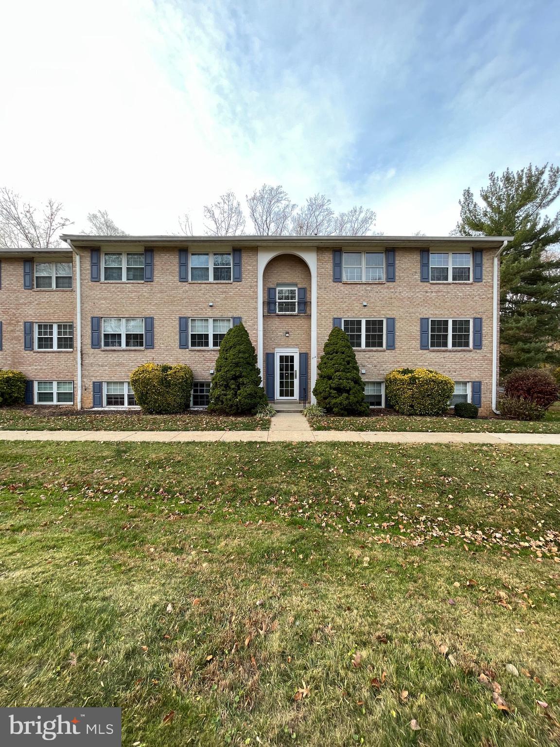 HICKORY HILLS - Residential