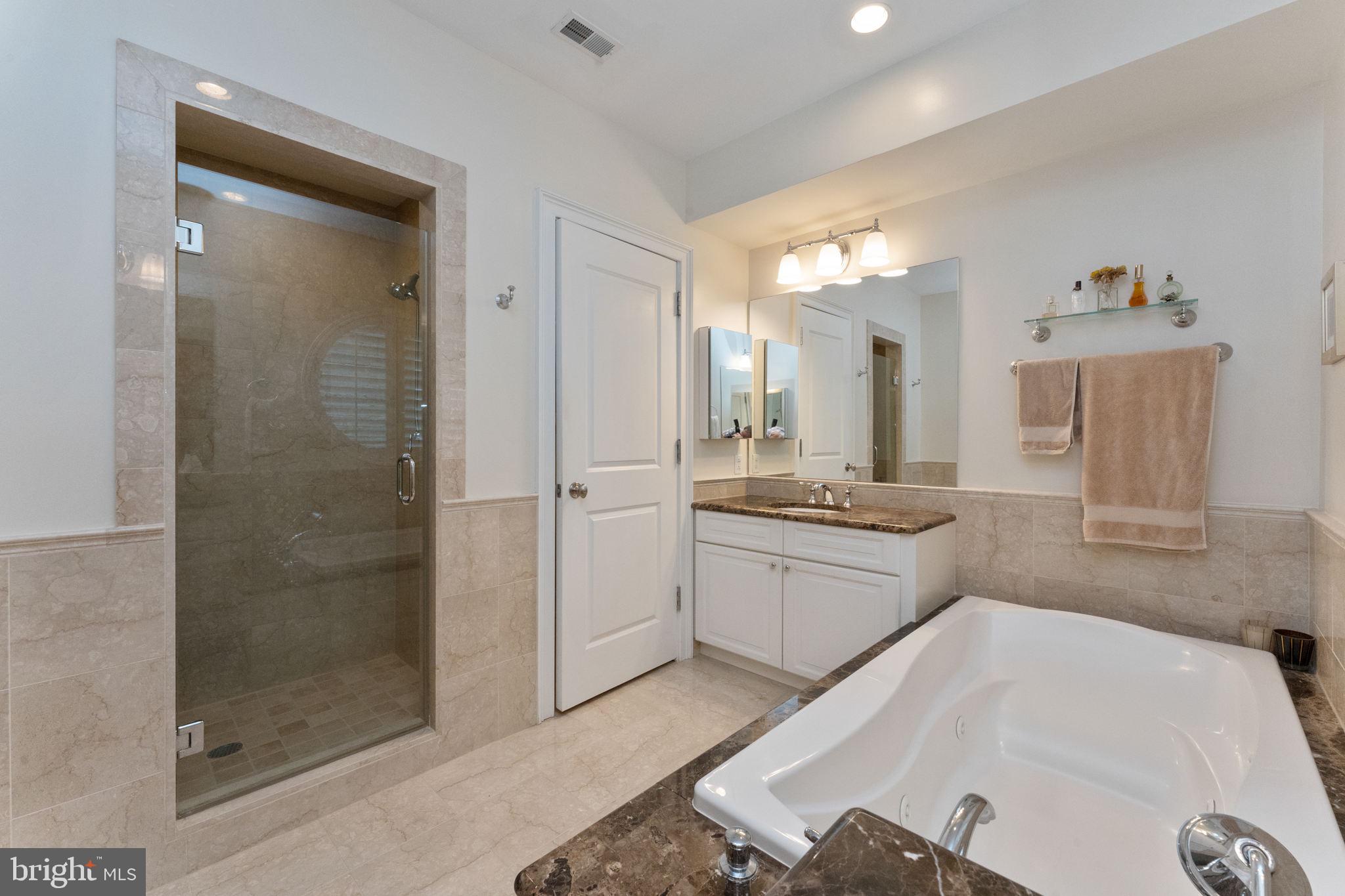 SOCIETY HILL - Residential Lease