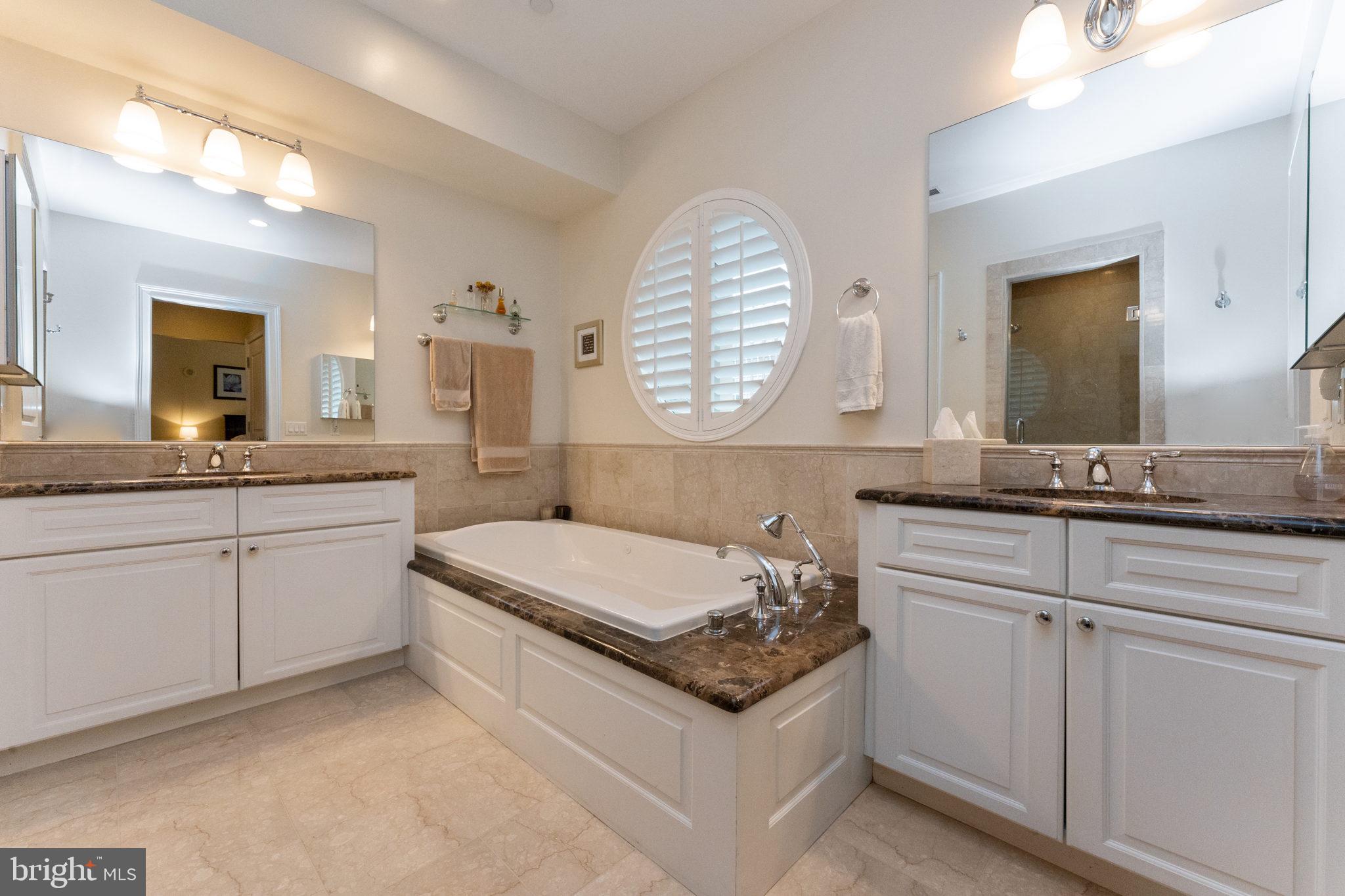 SOCIETY HILL - Residential Lease