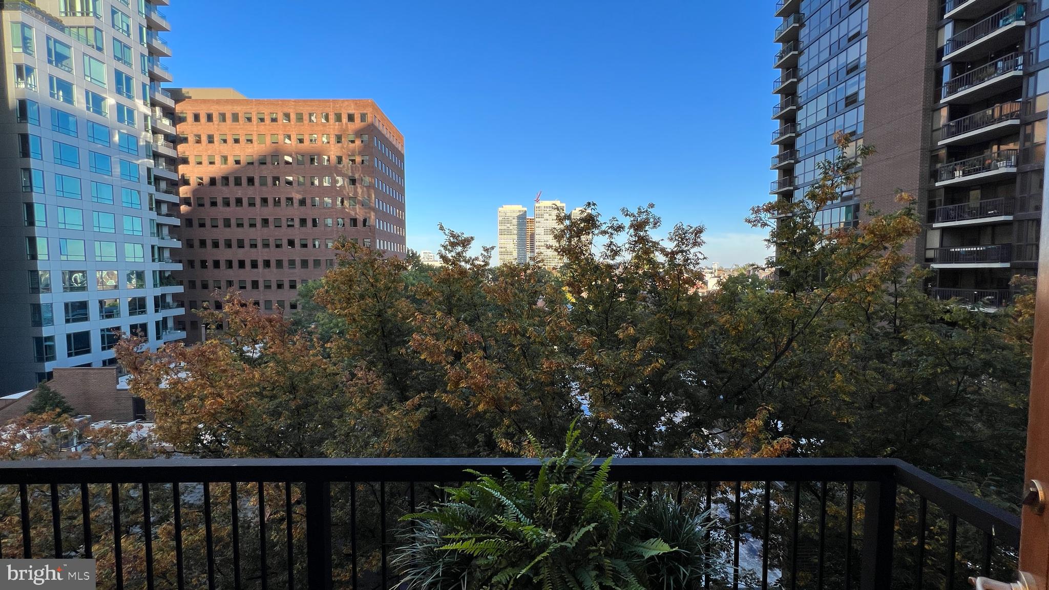 SOCIETY HILL - Residential Lease