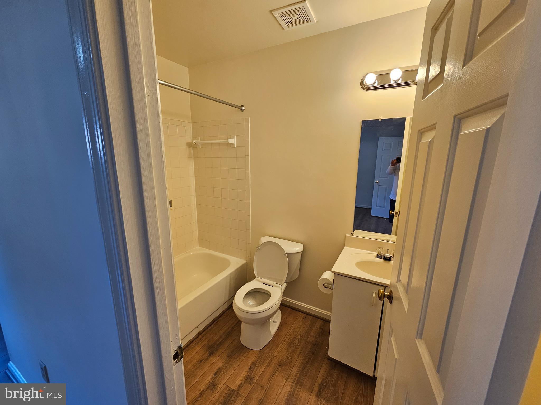 KEENE MILL OVERLOOK - Residential Lease