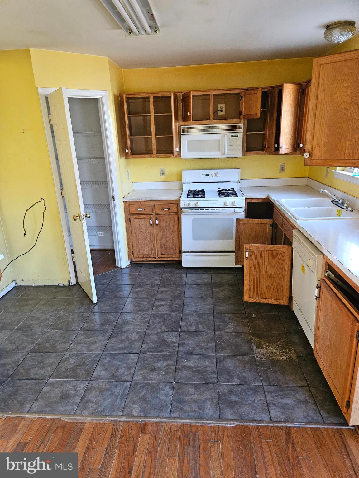 LAKESHORE - Residential