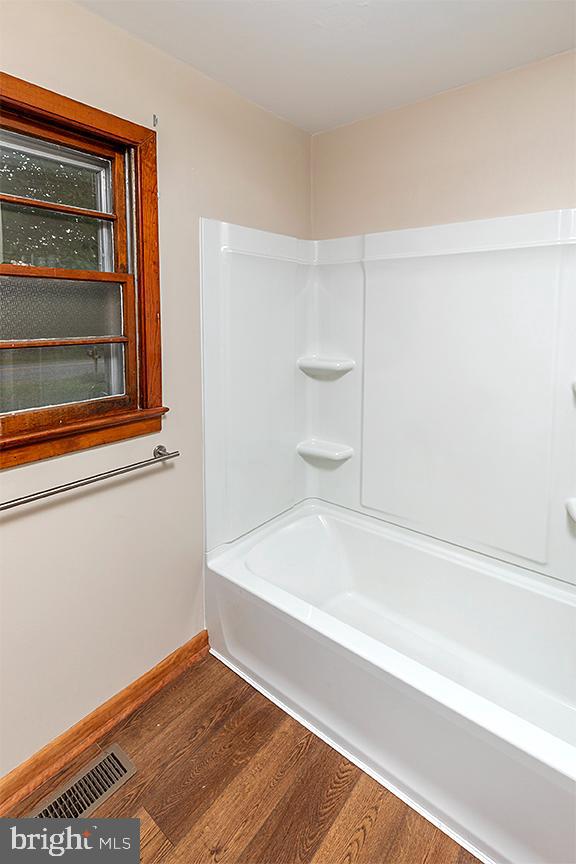 STANLEY MANOR - Residential