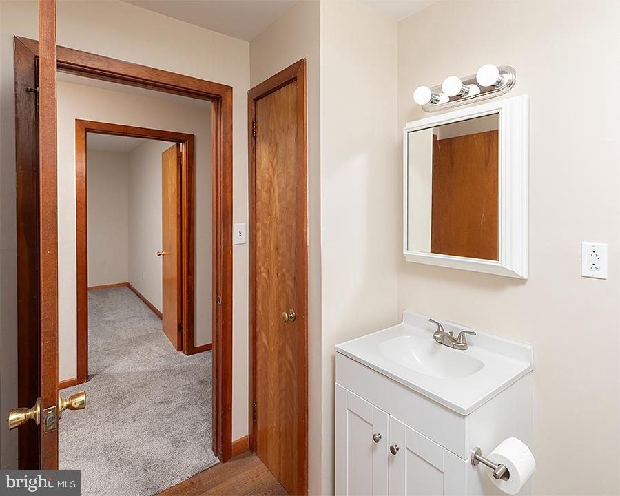 STANLEY MANOR - Residential