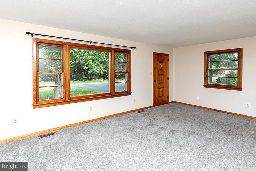 STANLEY MANOR - Residential