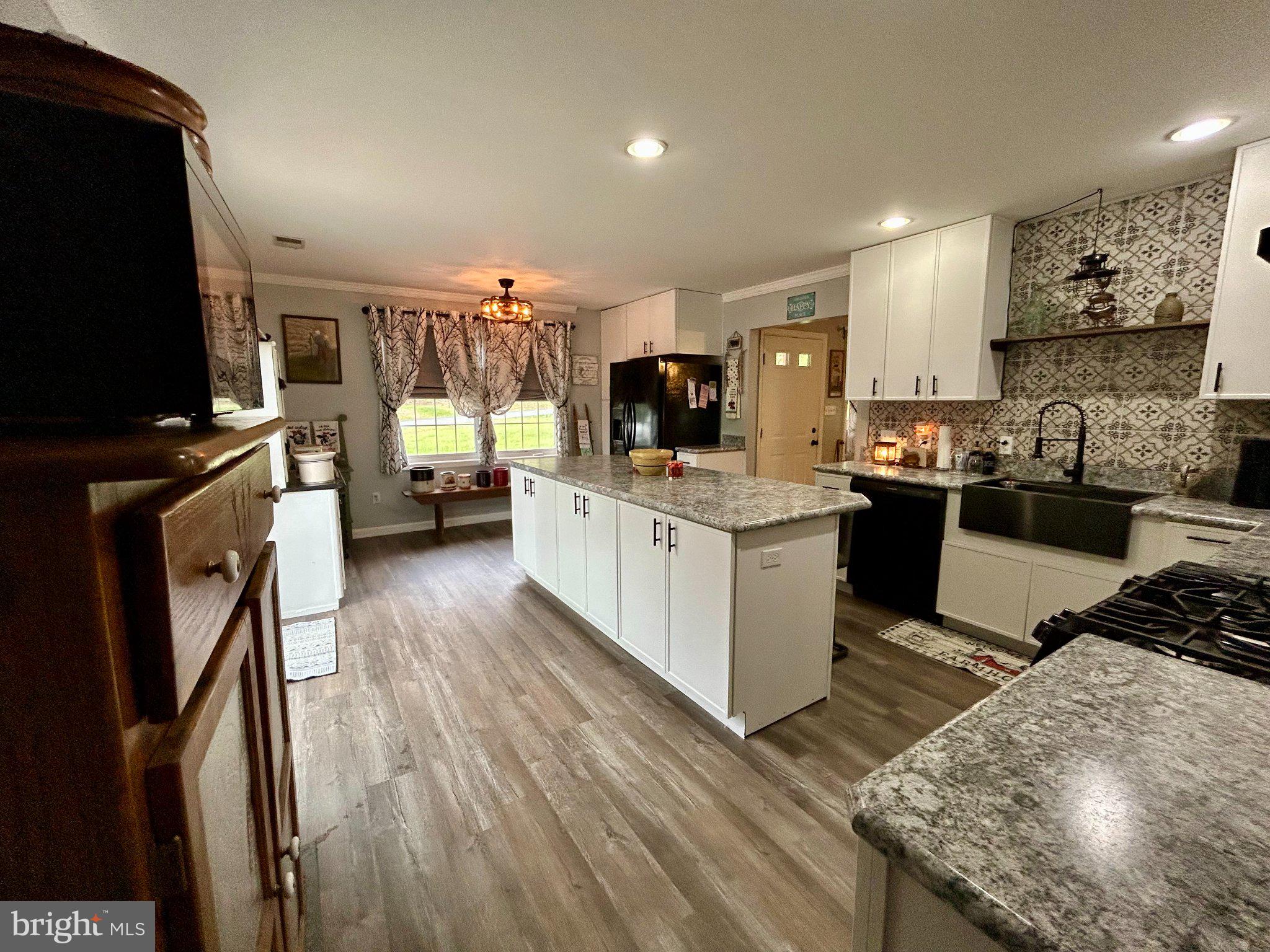 WARDEN ACRES - Residential