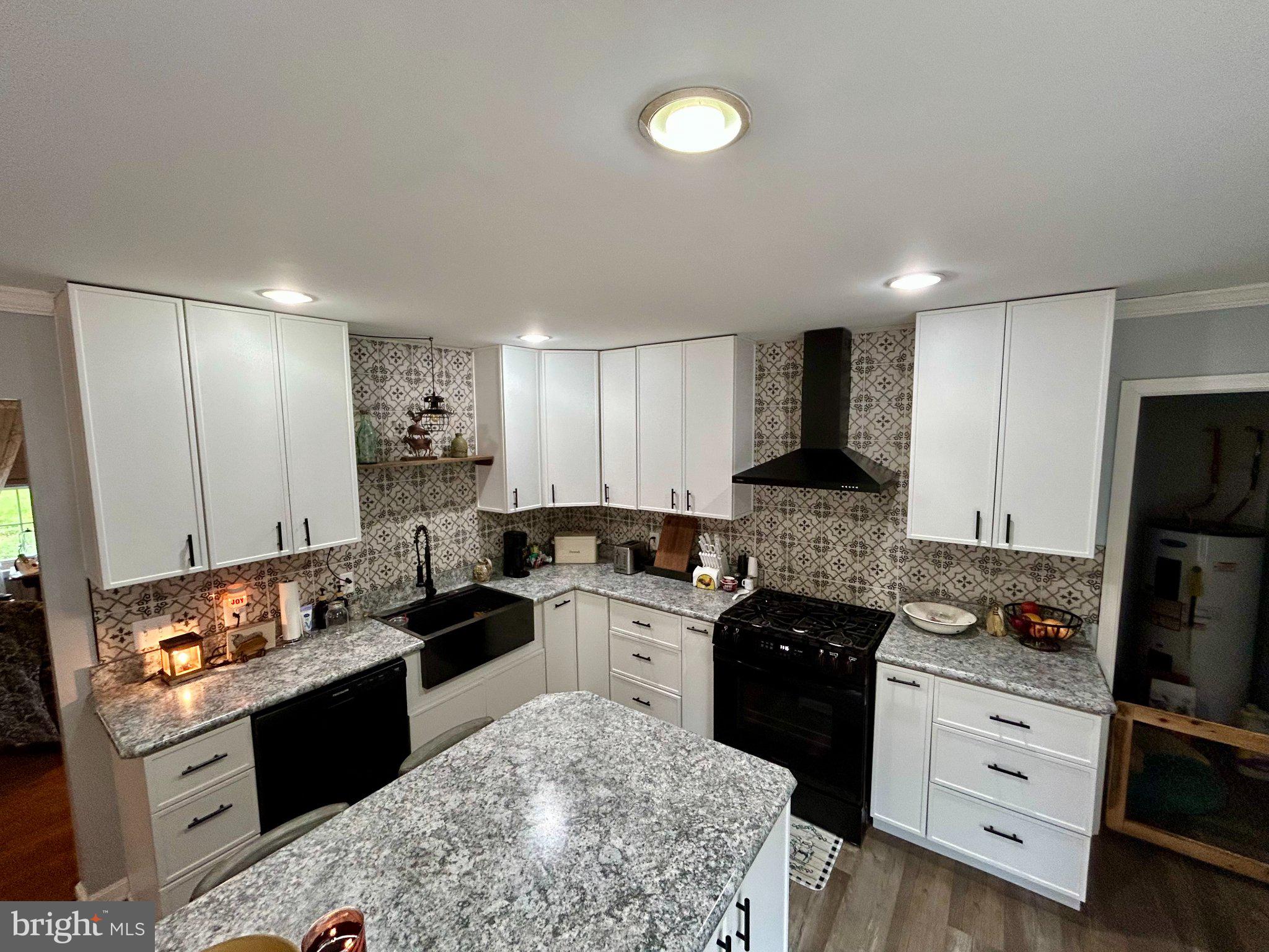 WARDEN ACRES - Residential