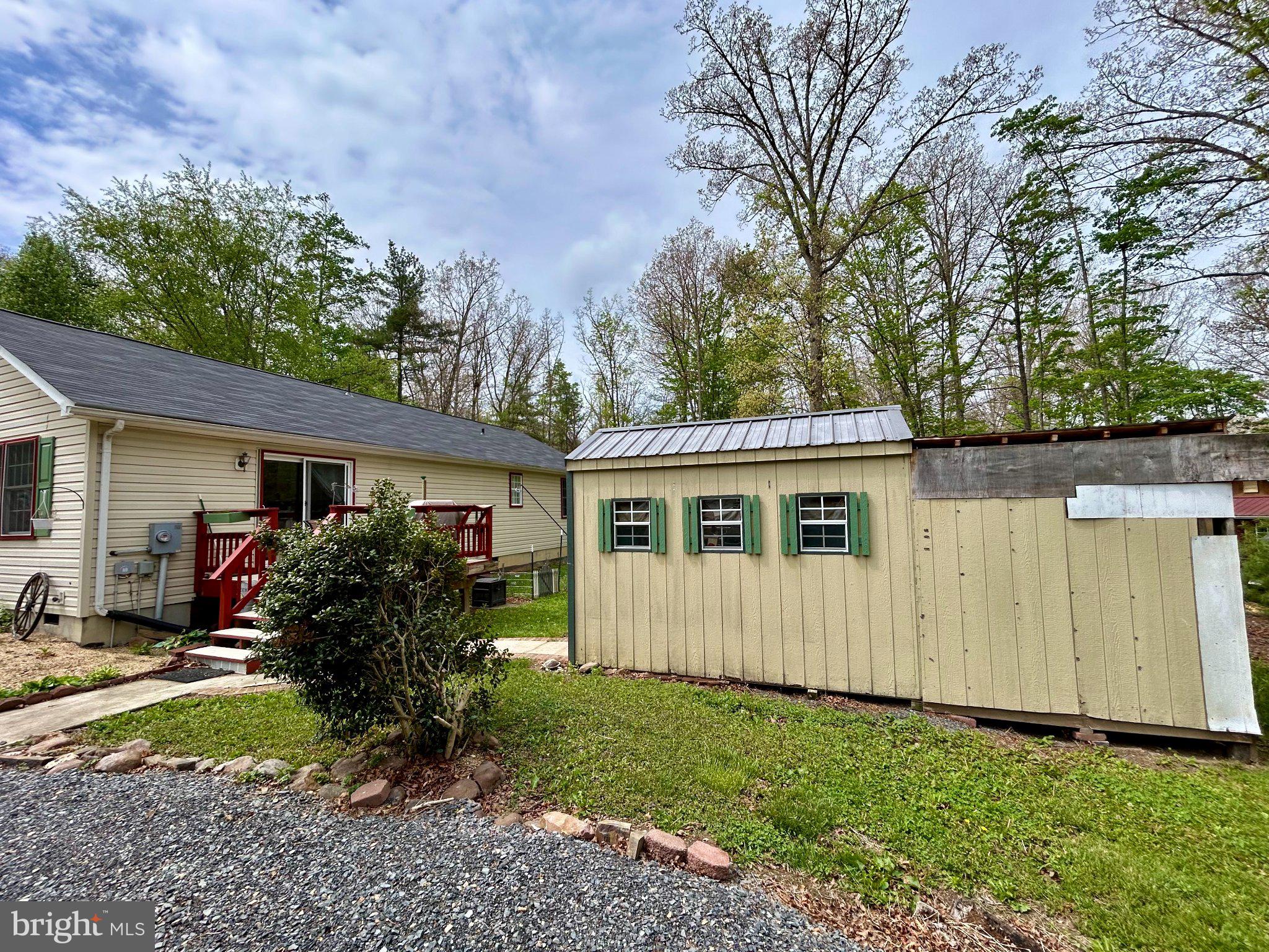 WARDEN ACRES - Residential