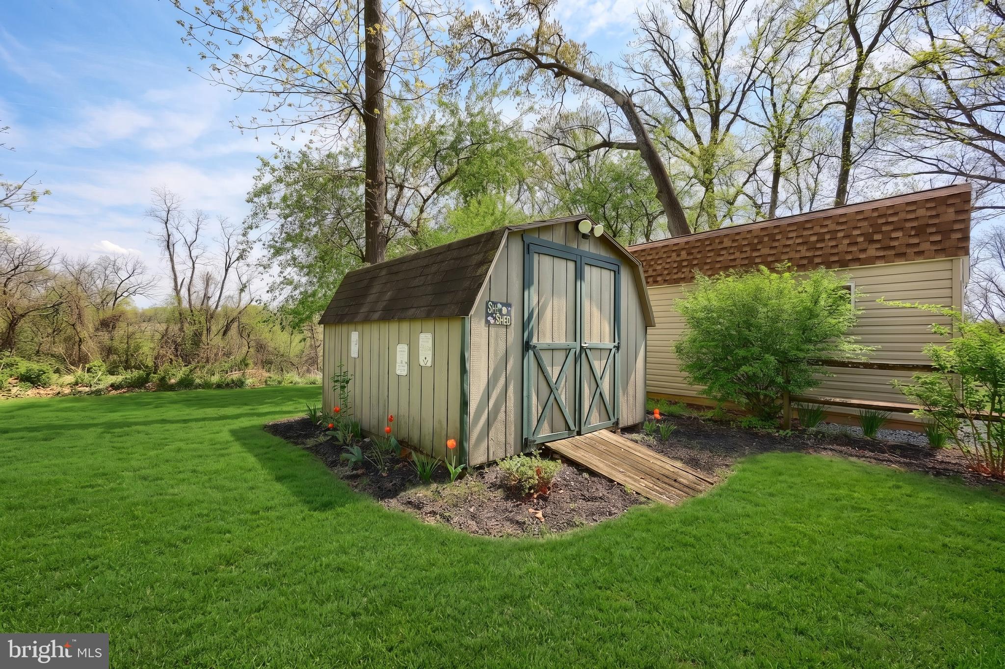 ARLINGTON PARK - Residential