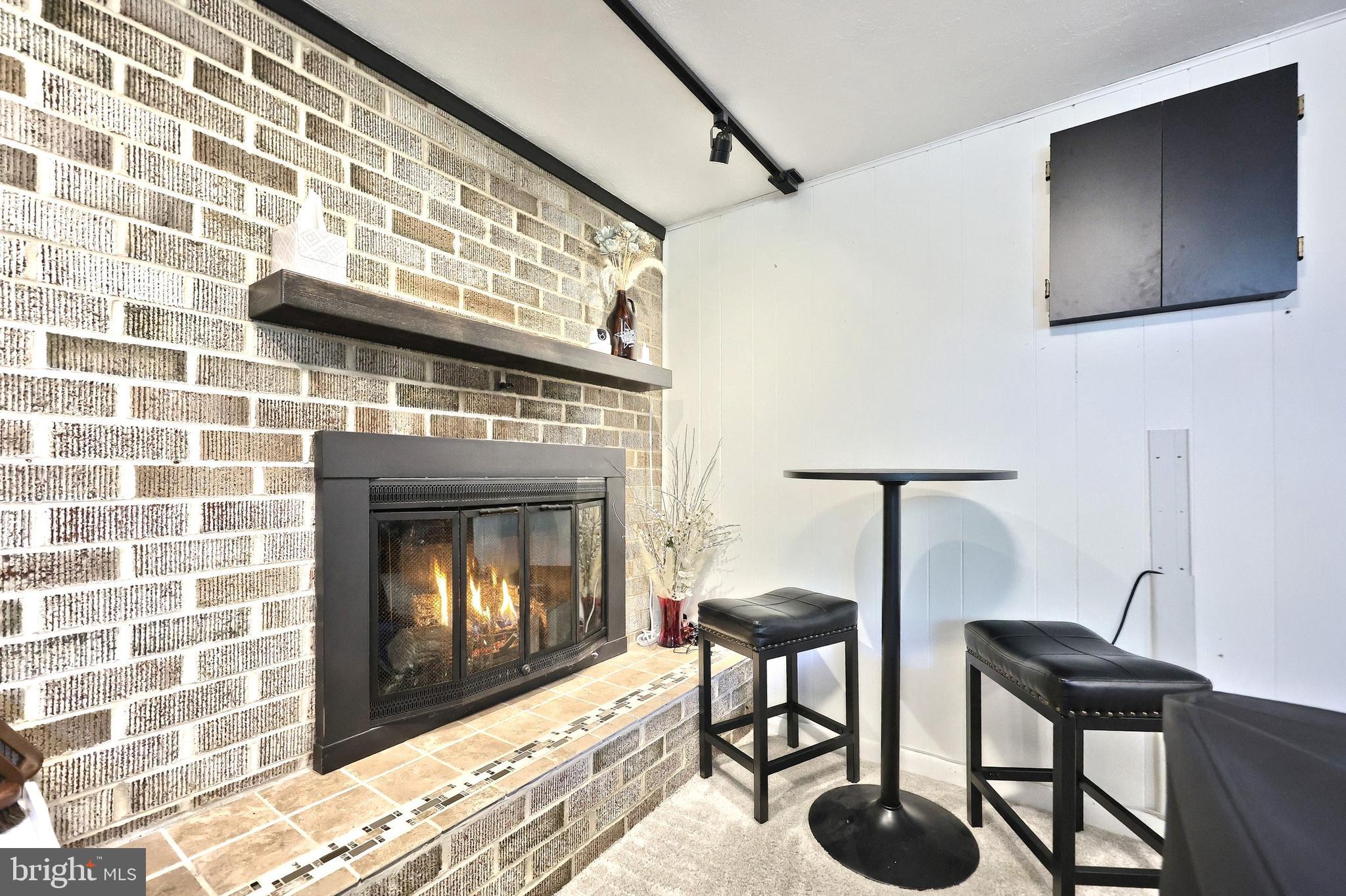 ARLINGTON PARK - Residential