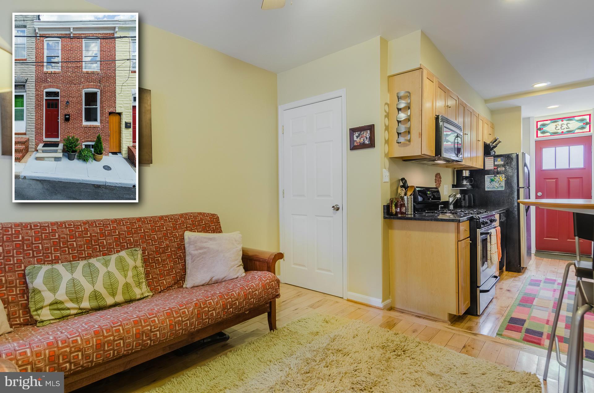 METICULOUSLY MAINTAINED BUTCHERS HILL ROWHOME W/ REAR DECK & AVAILABLE PARKING! Hw floors throughout main lvl, charming LR w/ exp brick & table space, Chef's kit w/ granite counters & ss applncs, generous Mstr suite w/ full bath w/ whirlpool tub, 2nd lvl deck & private patio! Updates incl new water heater, fencing, front door, & storm doors! Parking avail for rent for $110/mo. Furnished opt avail!