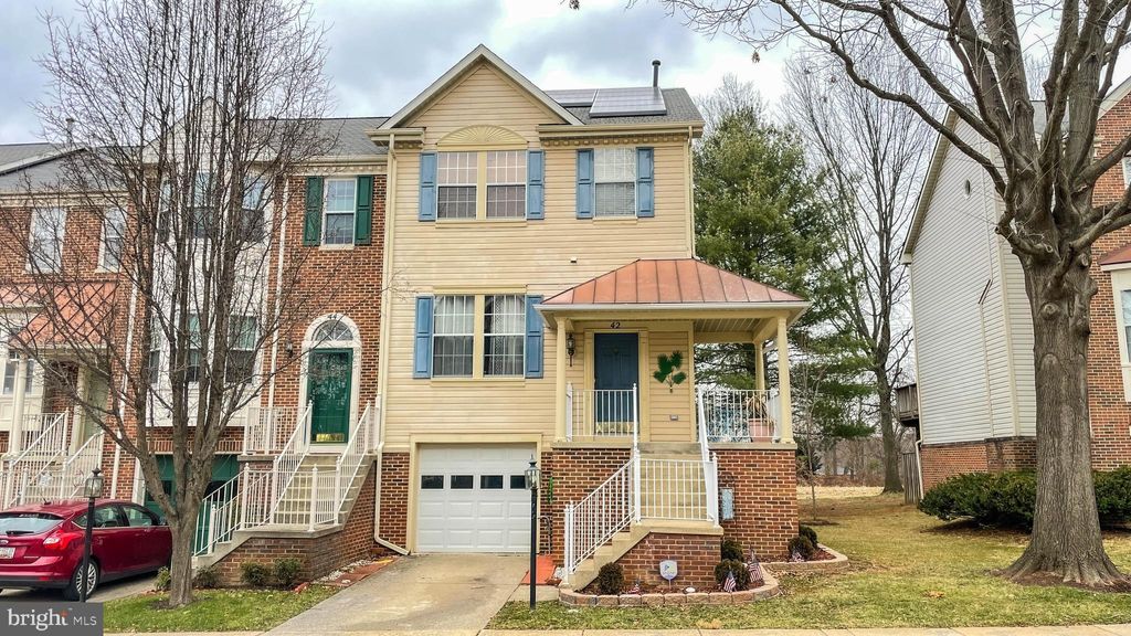 Photo of 42 Beacon Hill Court, GAITHERSBURG, MD 20878 (MLS # MDMC2202854)