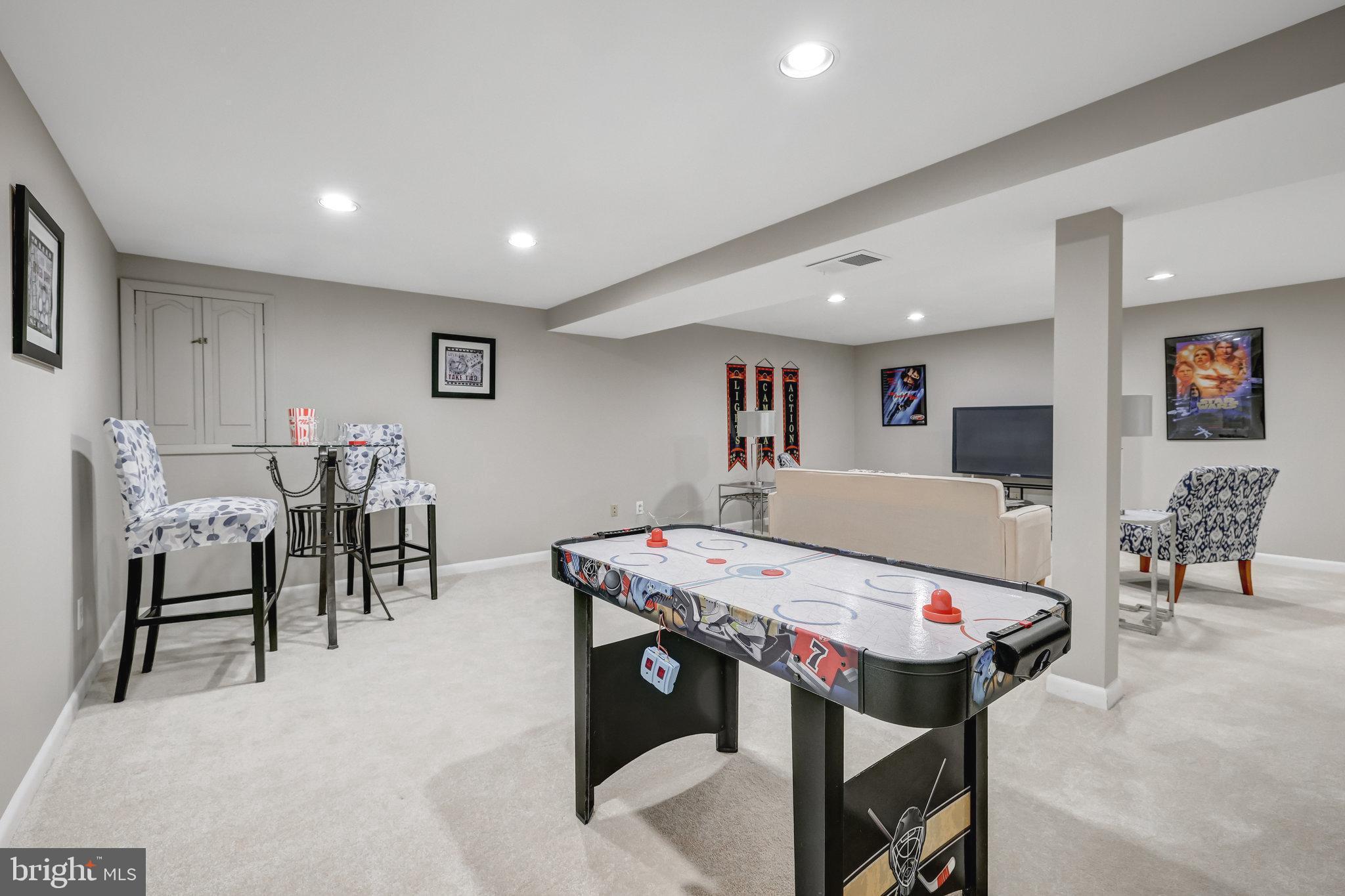 RESTON - Residential