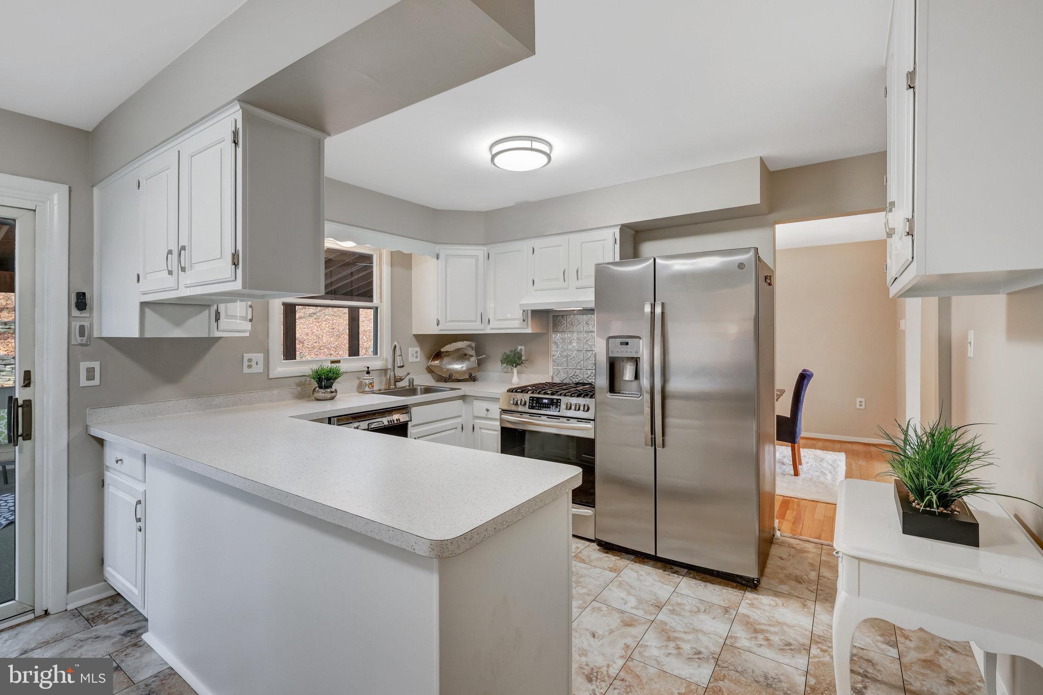 RESTON - Residential