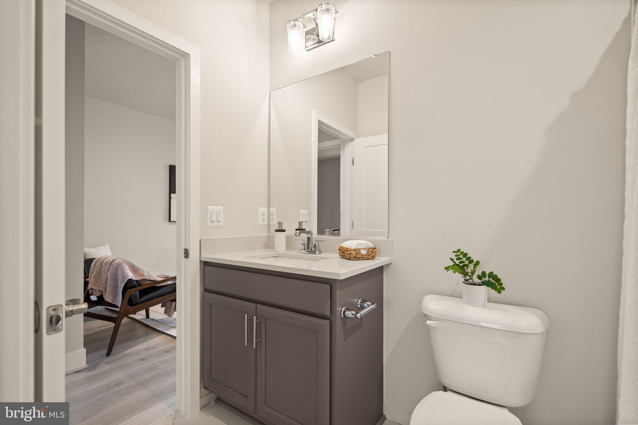 SUNRISE SQUARE - Residential