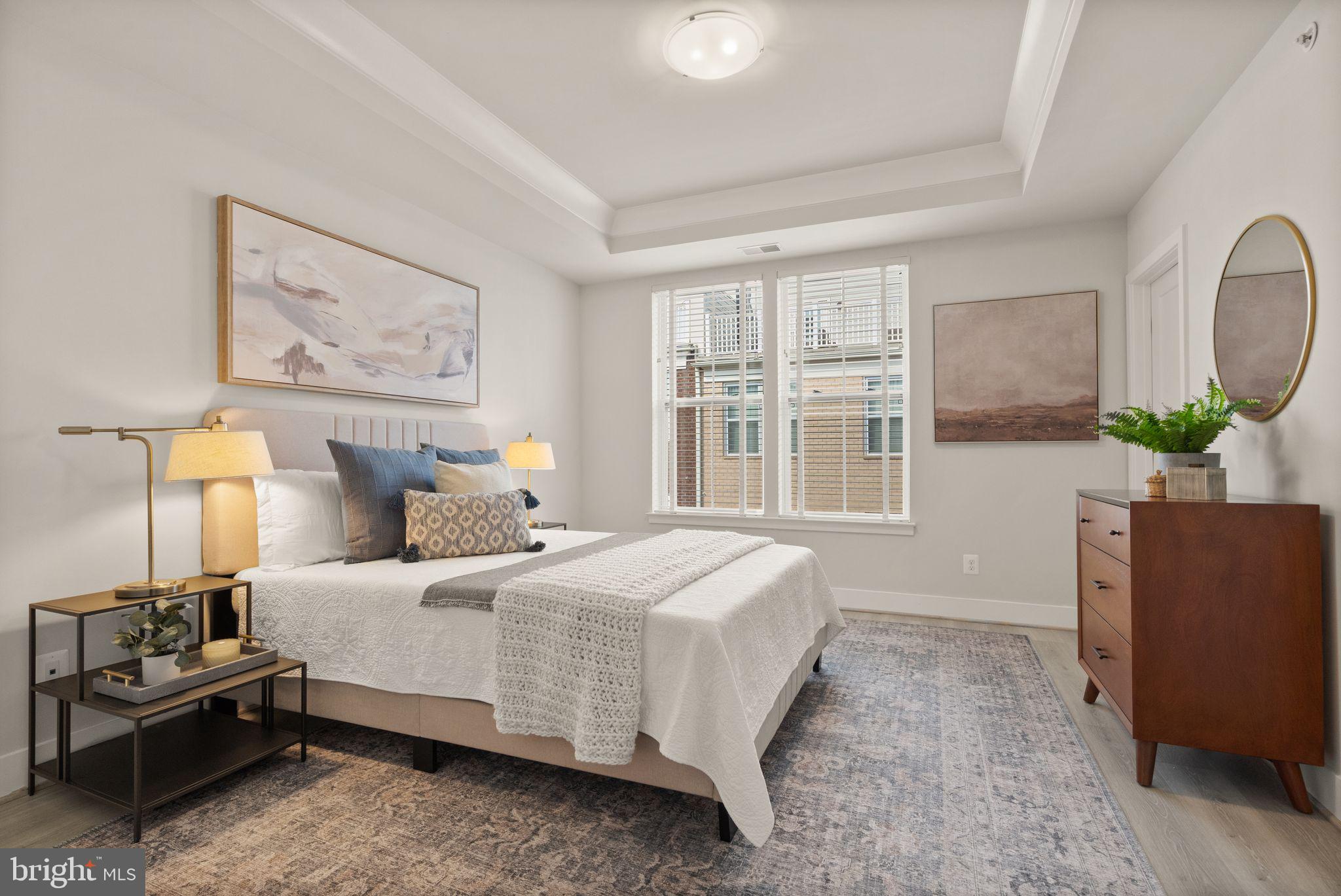 SUNRISE SQUARE - Residential