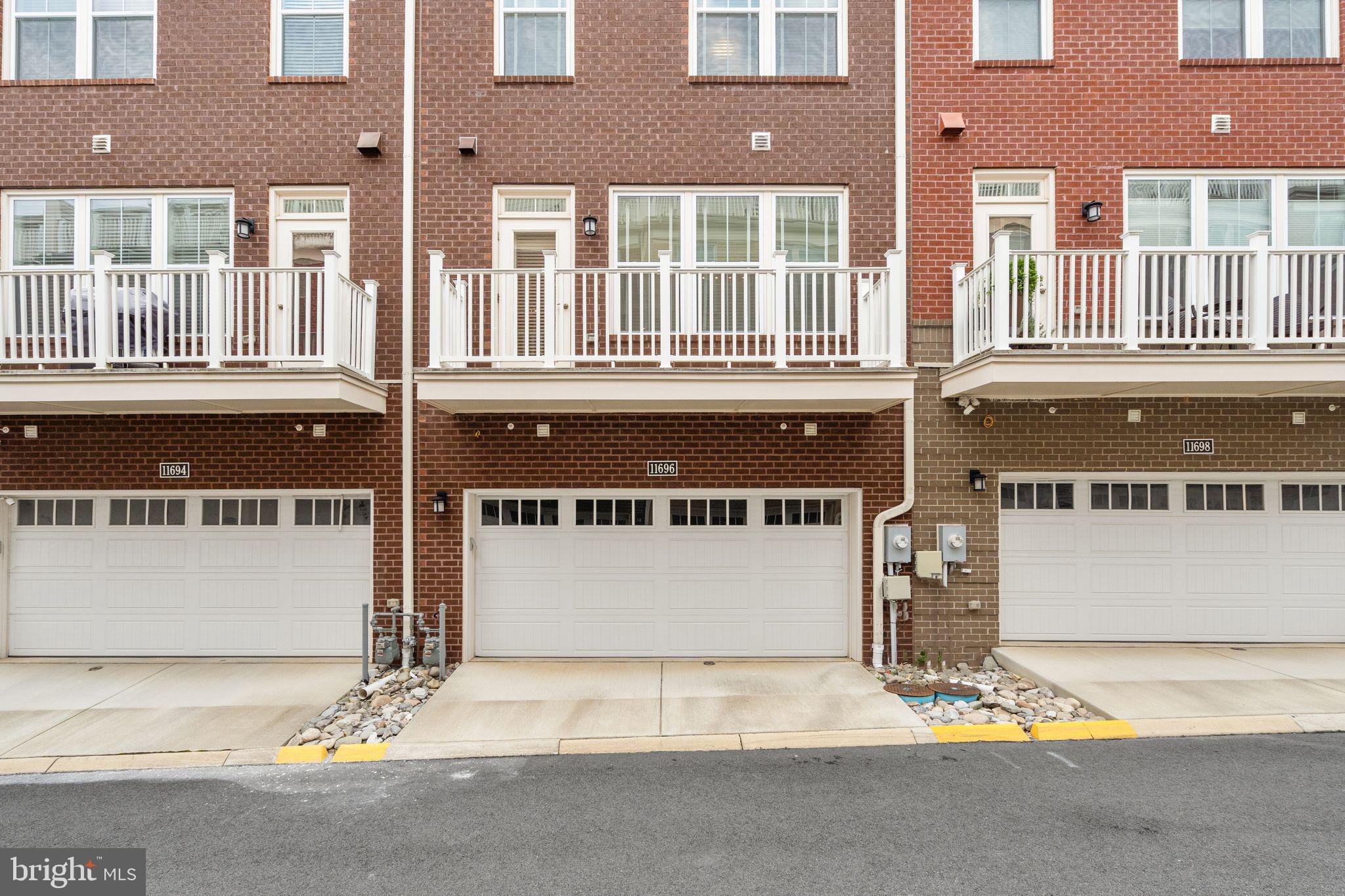 SUNRISE SQUARE - Residential