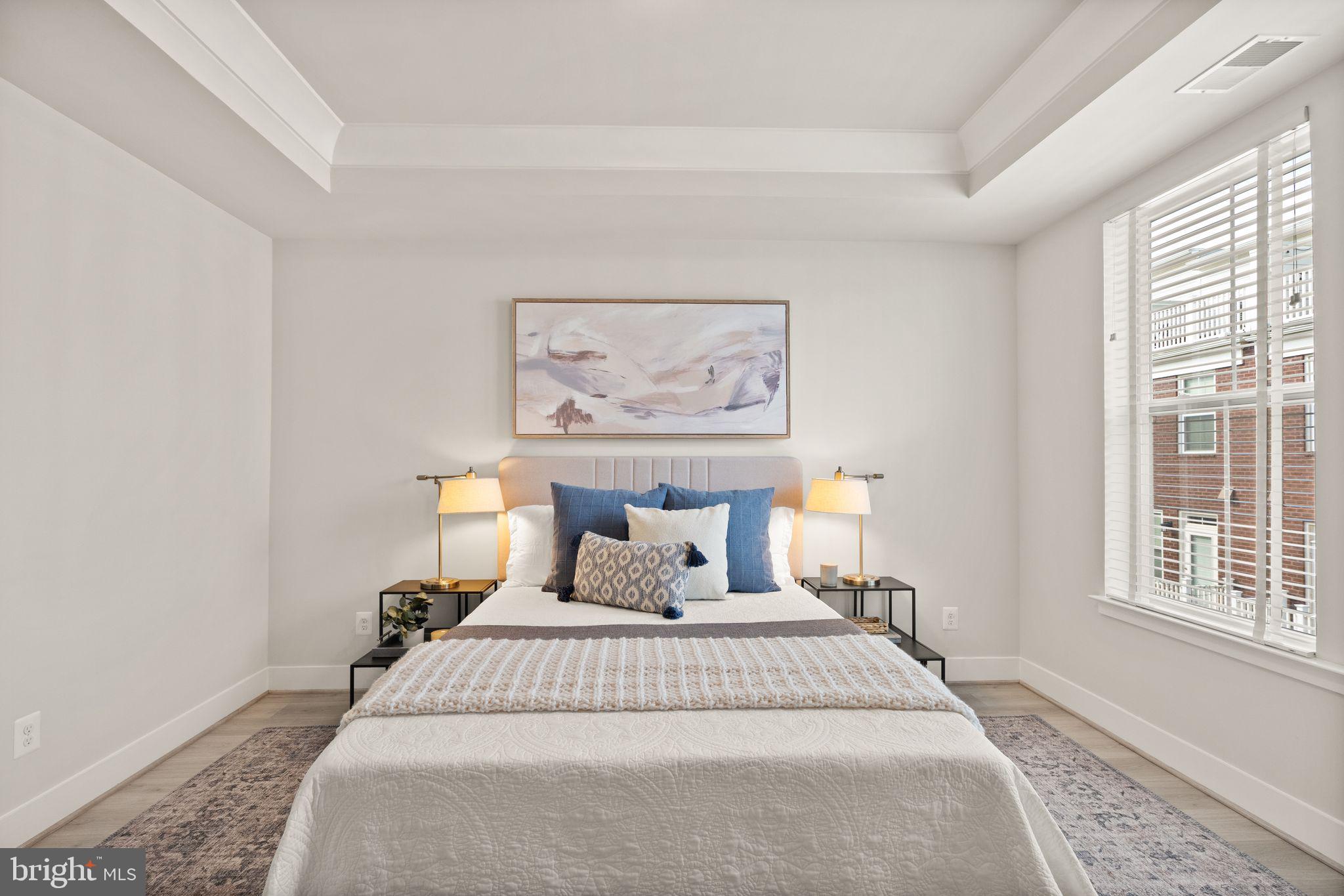 SUNRISE SQUARE - Residential