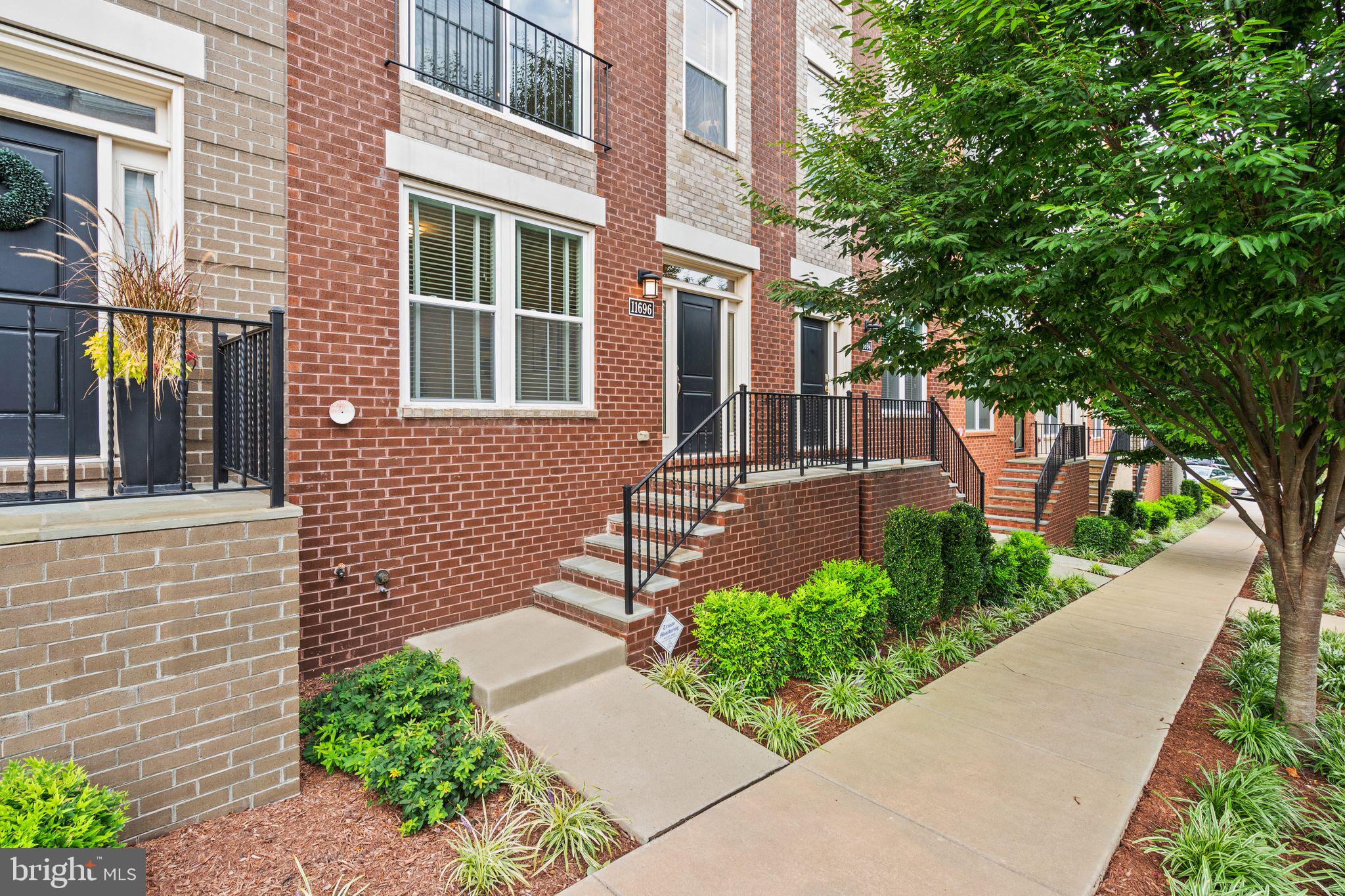 SUNRISE SQUARE - Residential